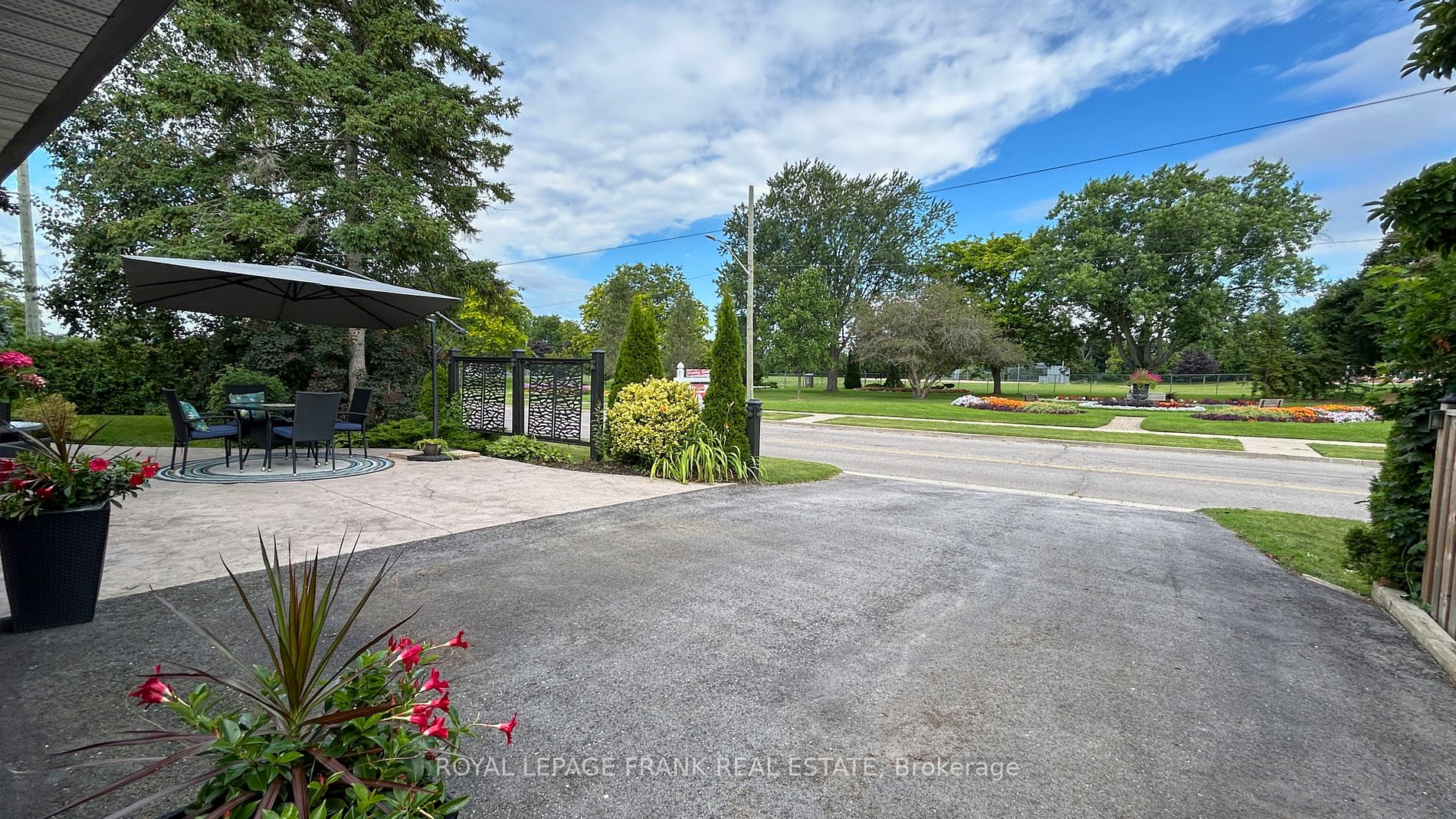 707 Walnut St W