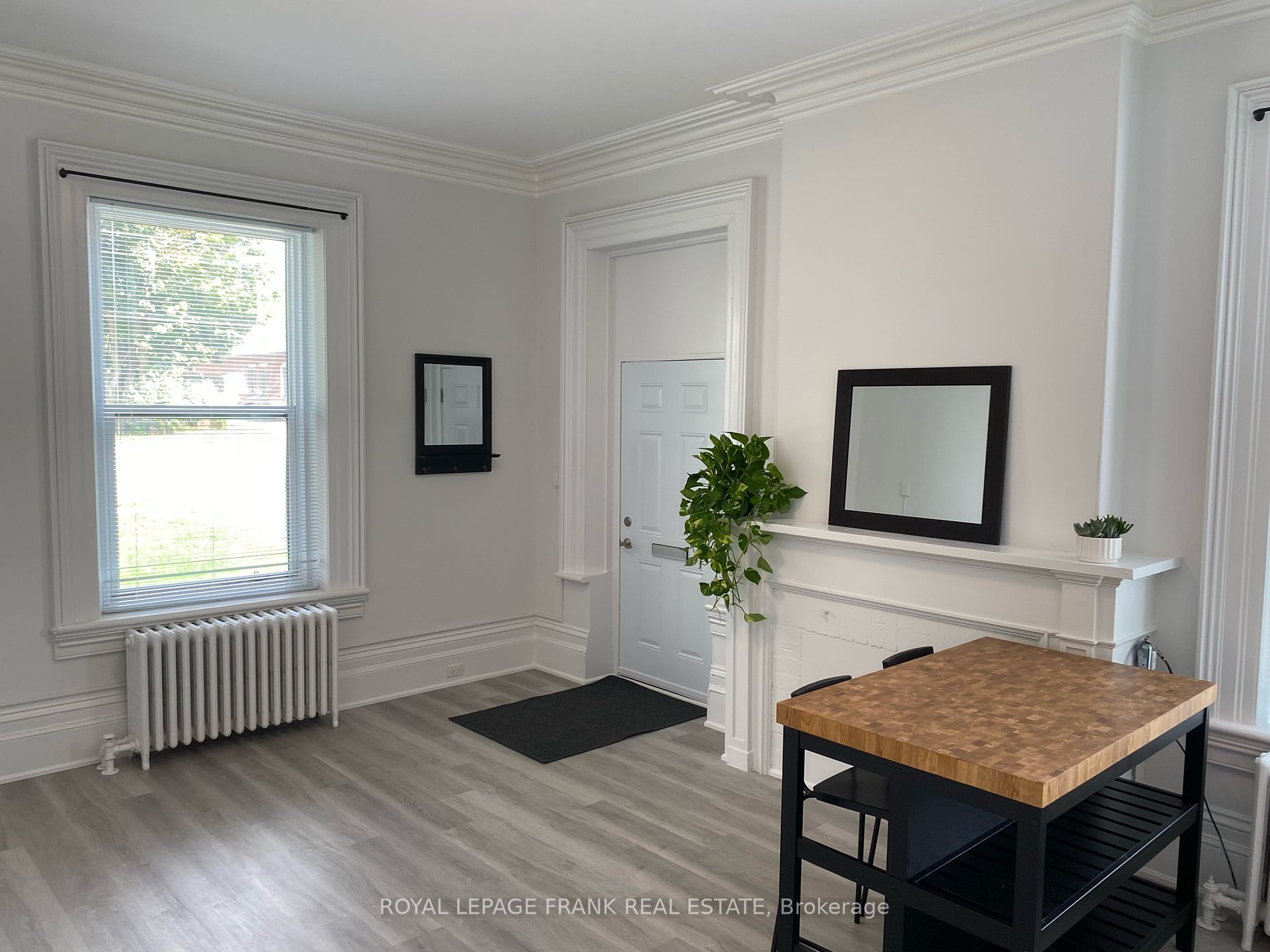 859 Dundas Street W, #1