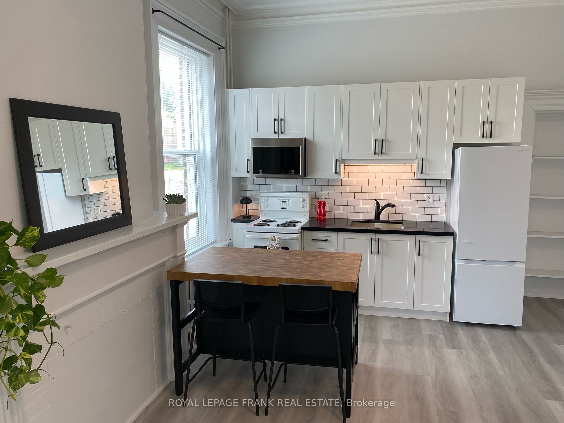 859 Dundas Street W, #1