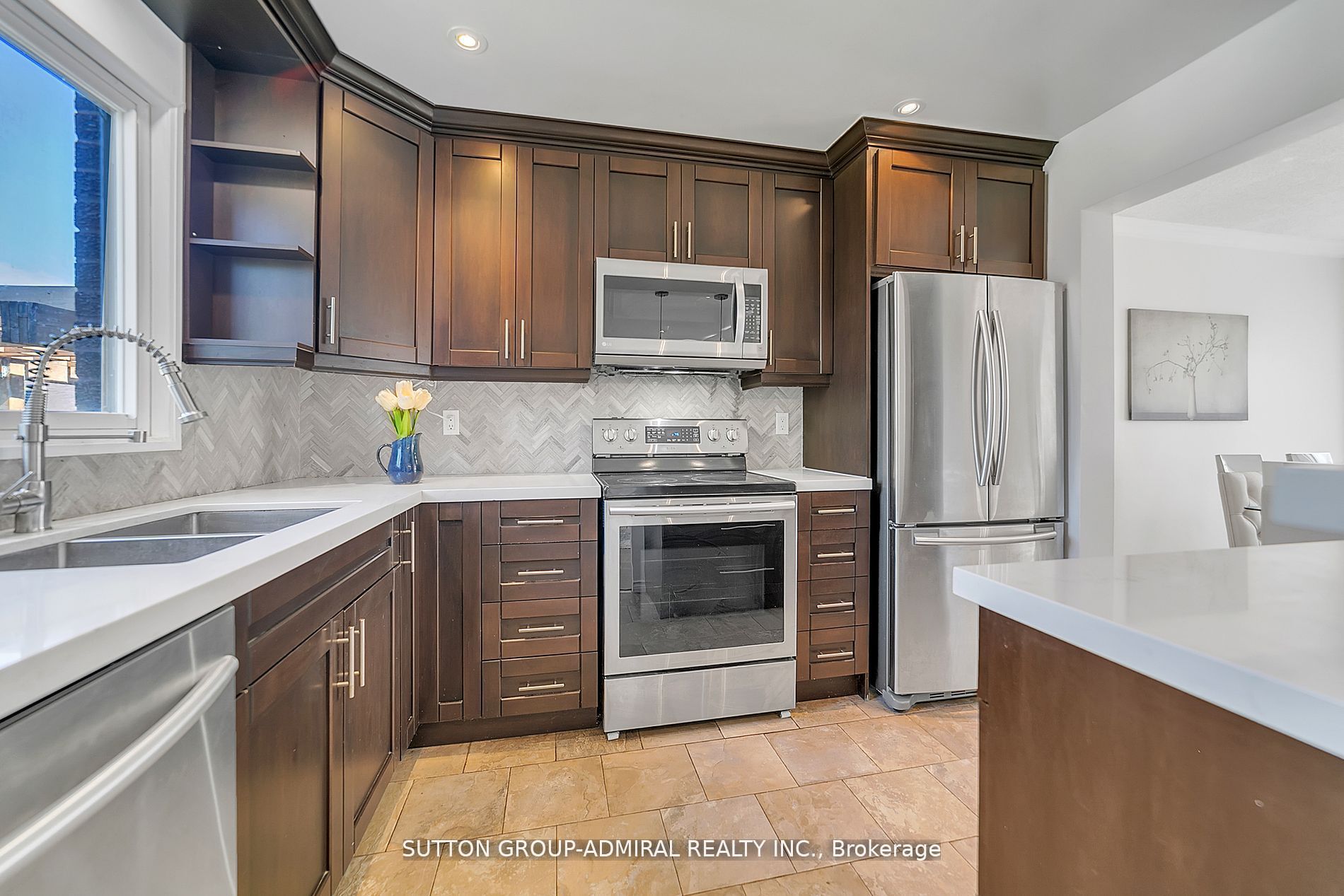 35 Fernbank Pl