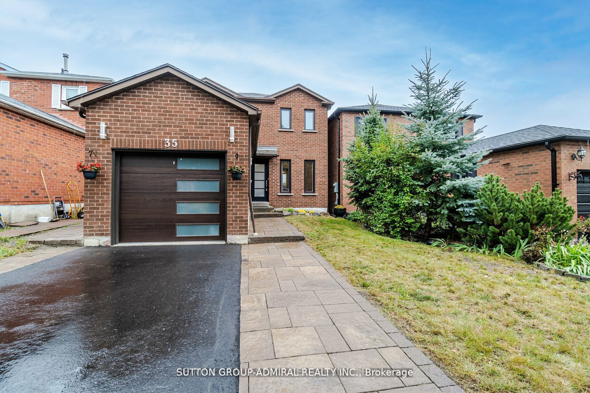 35 Fernbank Pl