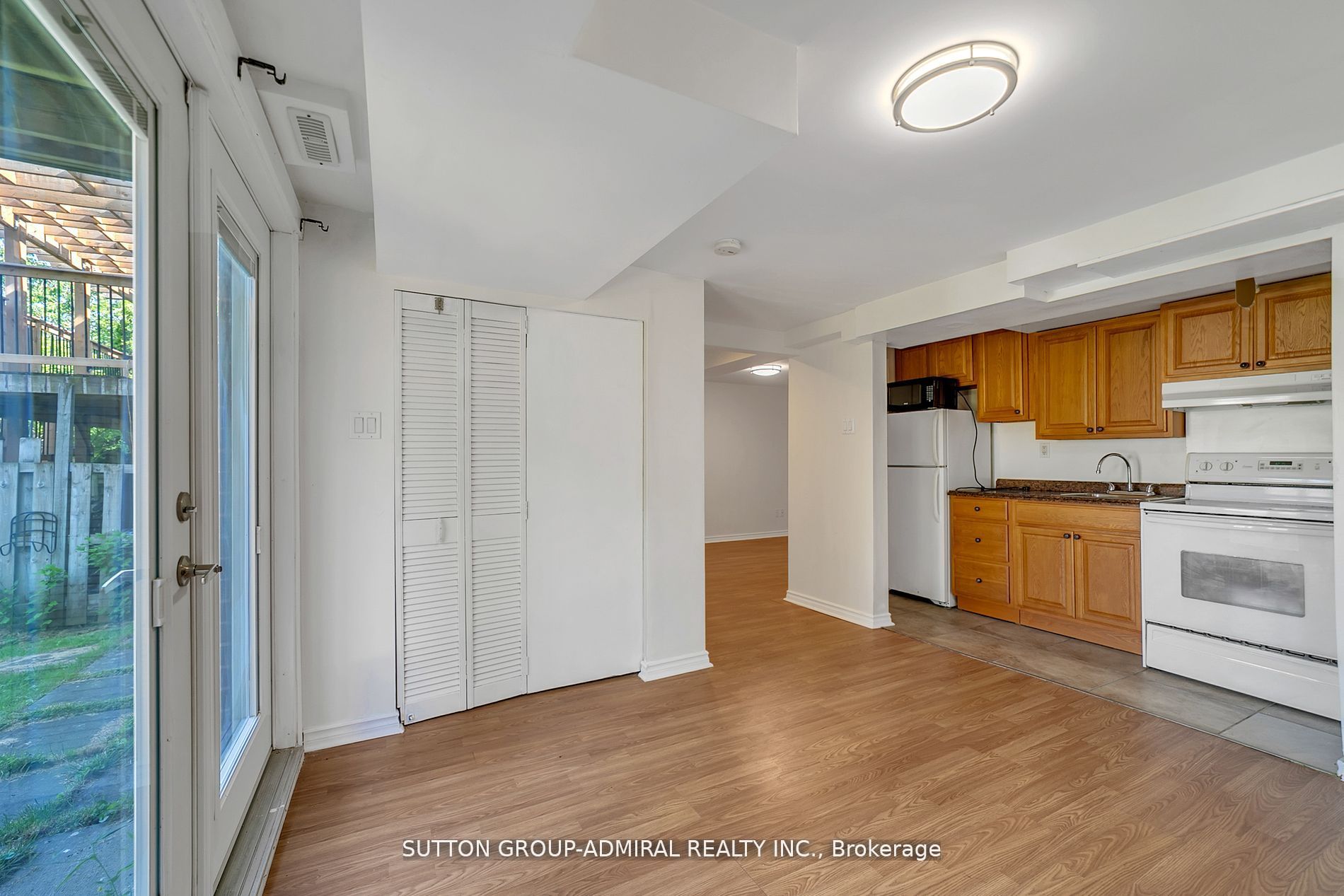 35 Fernbank Pl