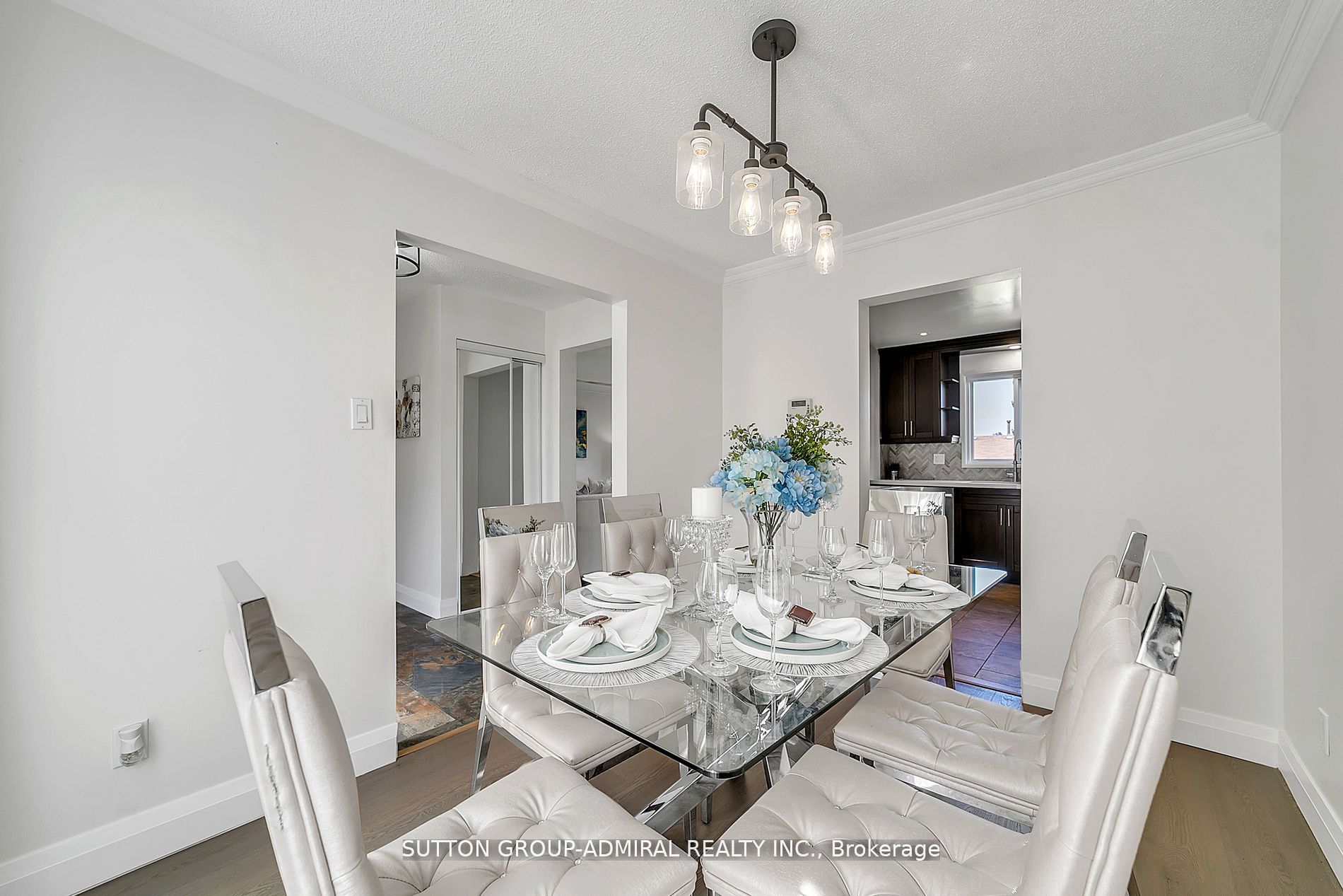 35 Fernbank Pl