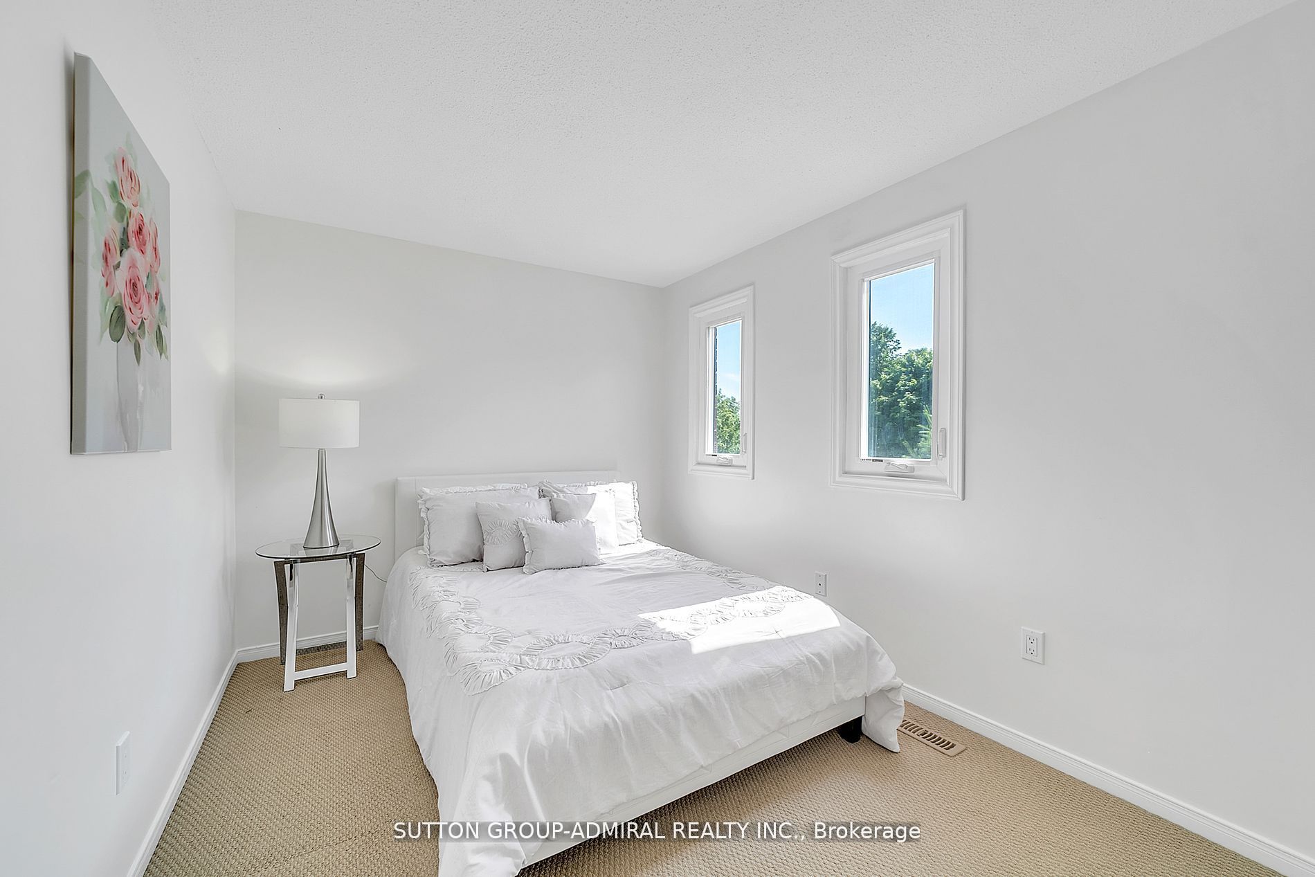 35 Fernbank Pl
