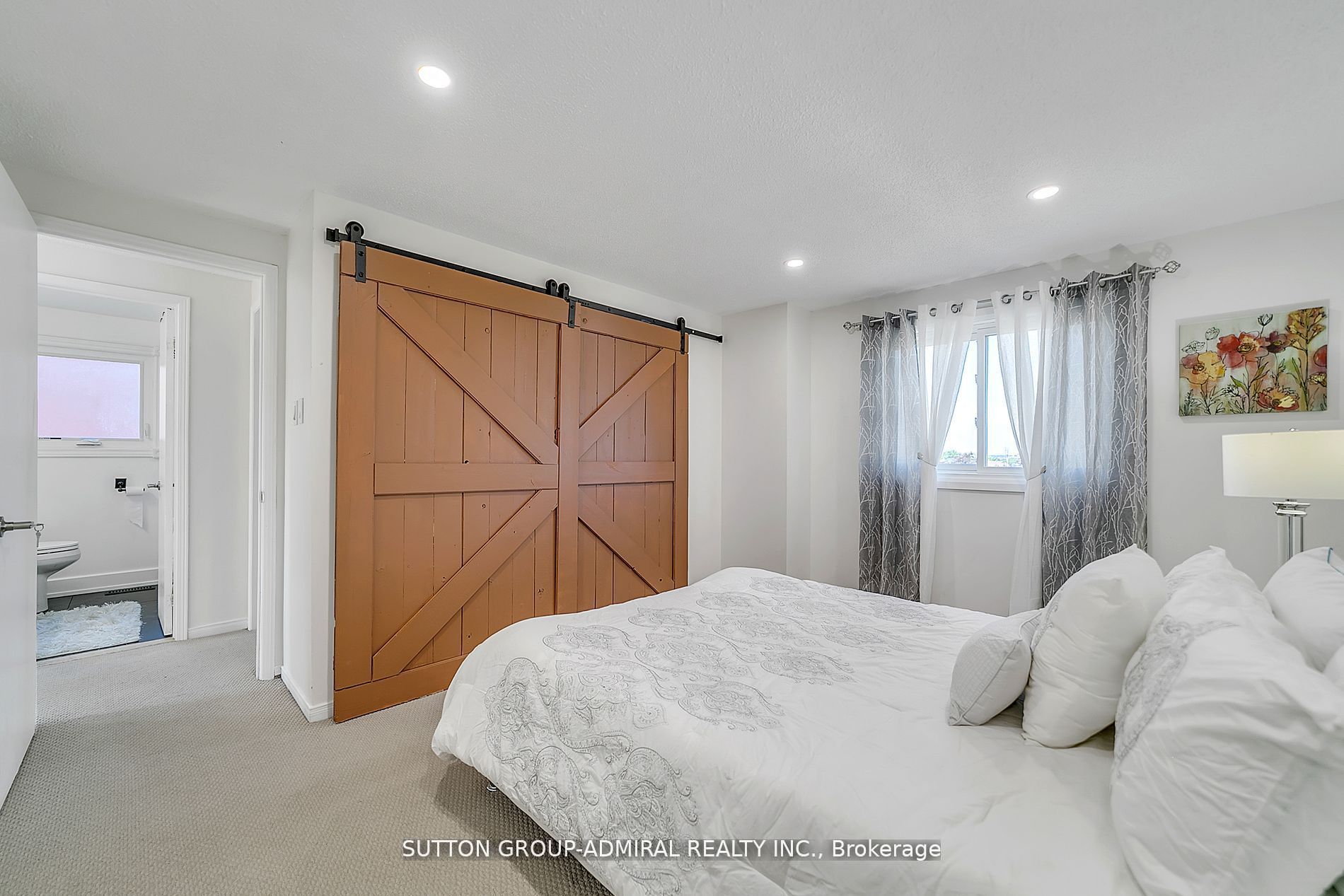 35 Fernbank Pl