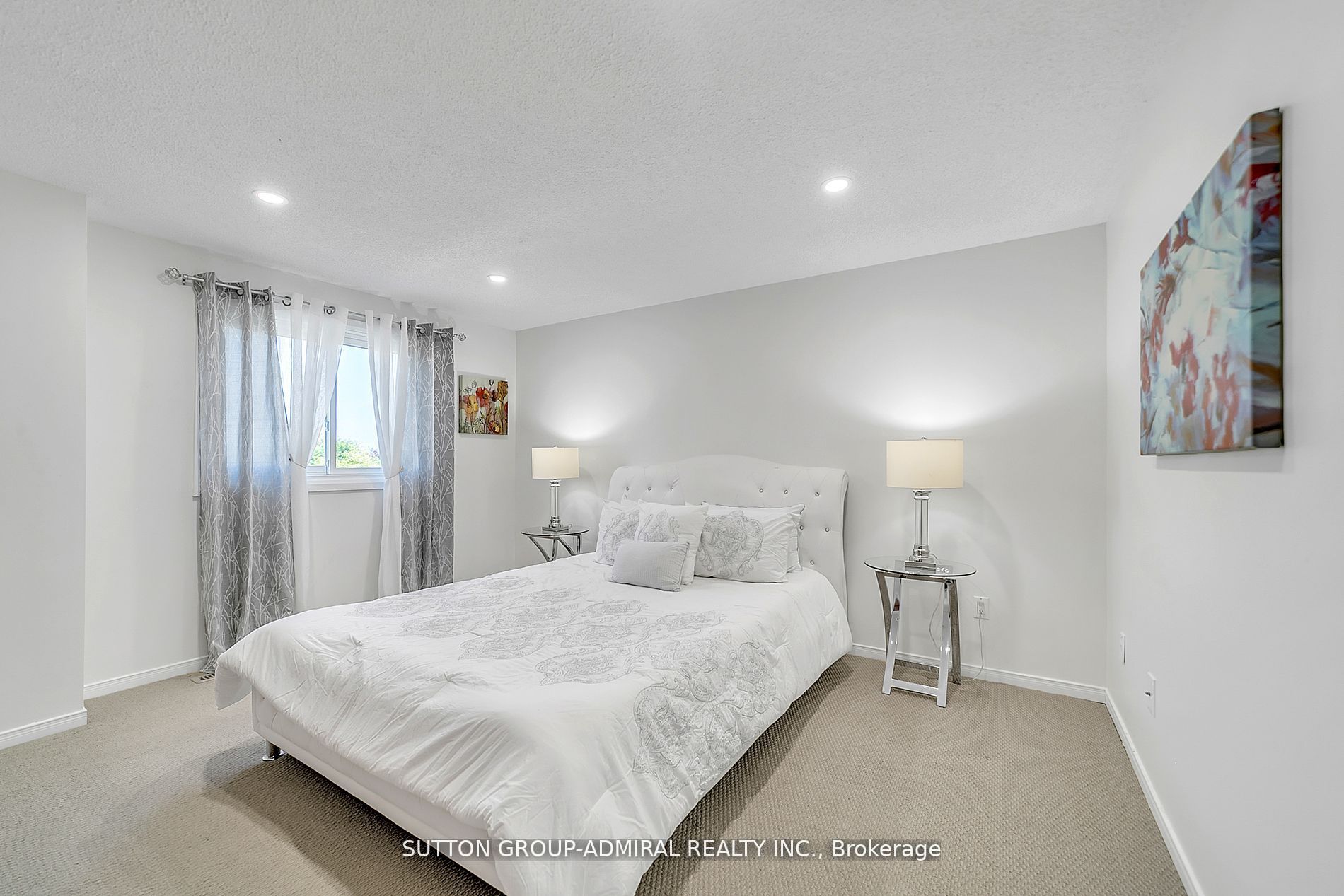 35 Fernbank Pl
