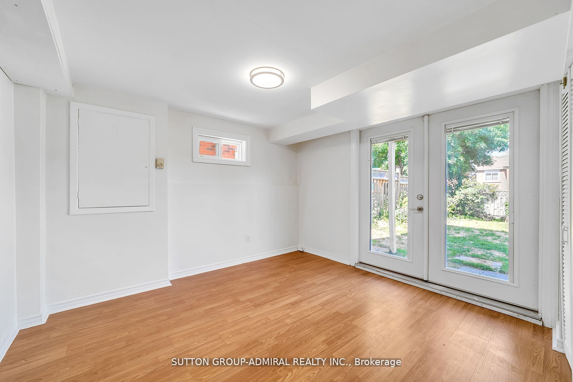 35 Fernbank Pl
