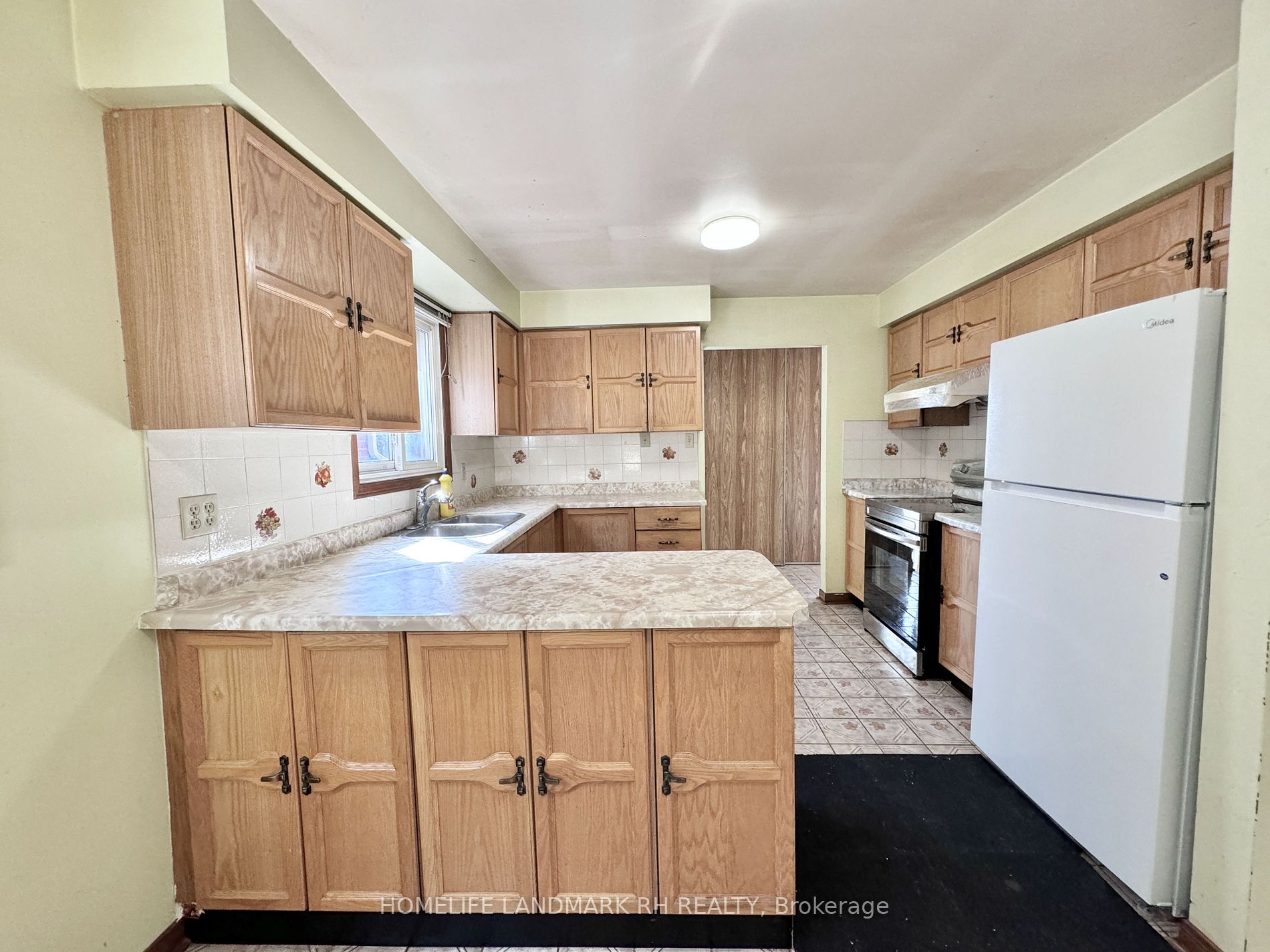 126 Wharton Sq, #Upper