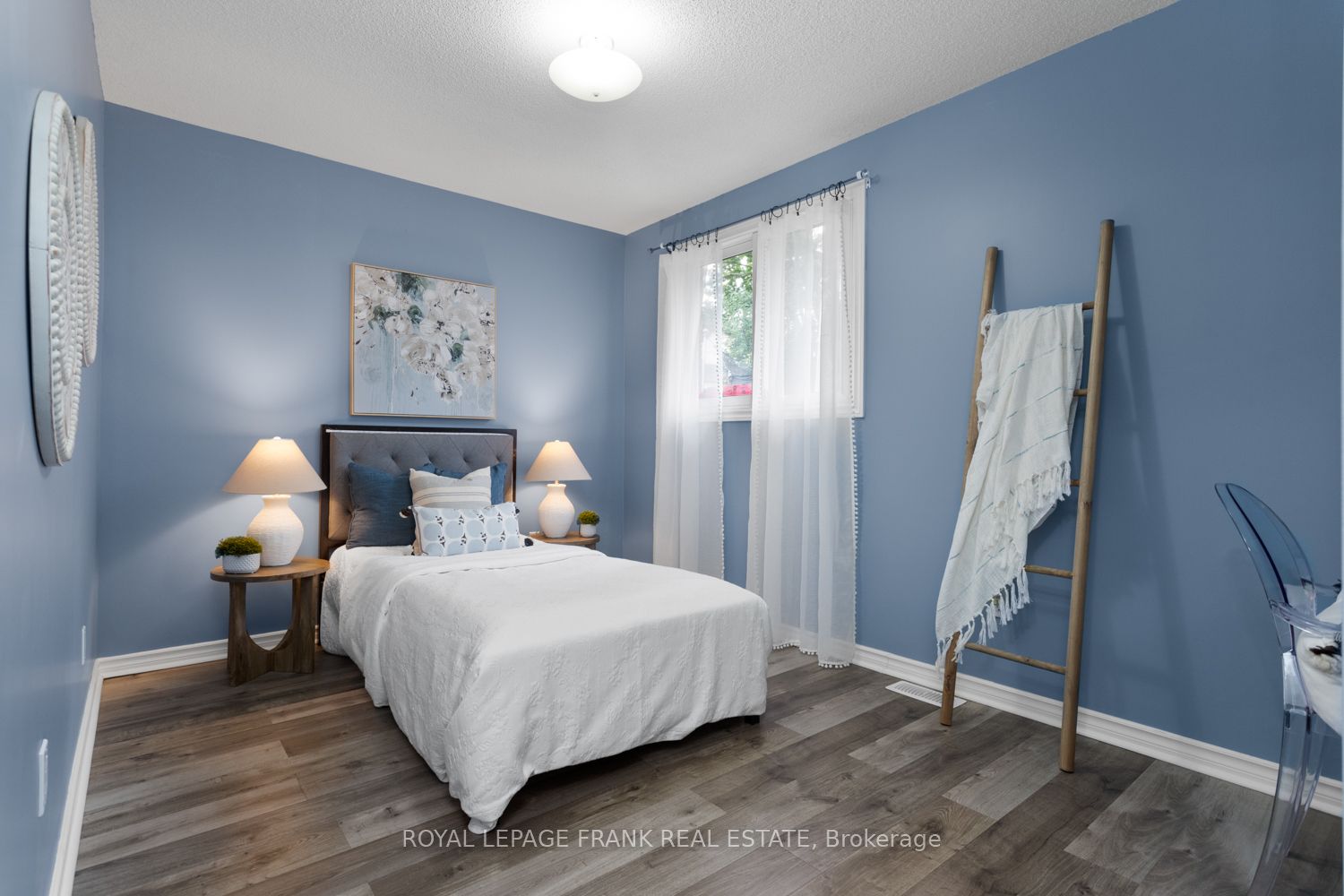 887 Lavis Court