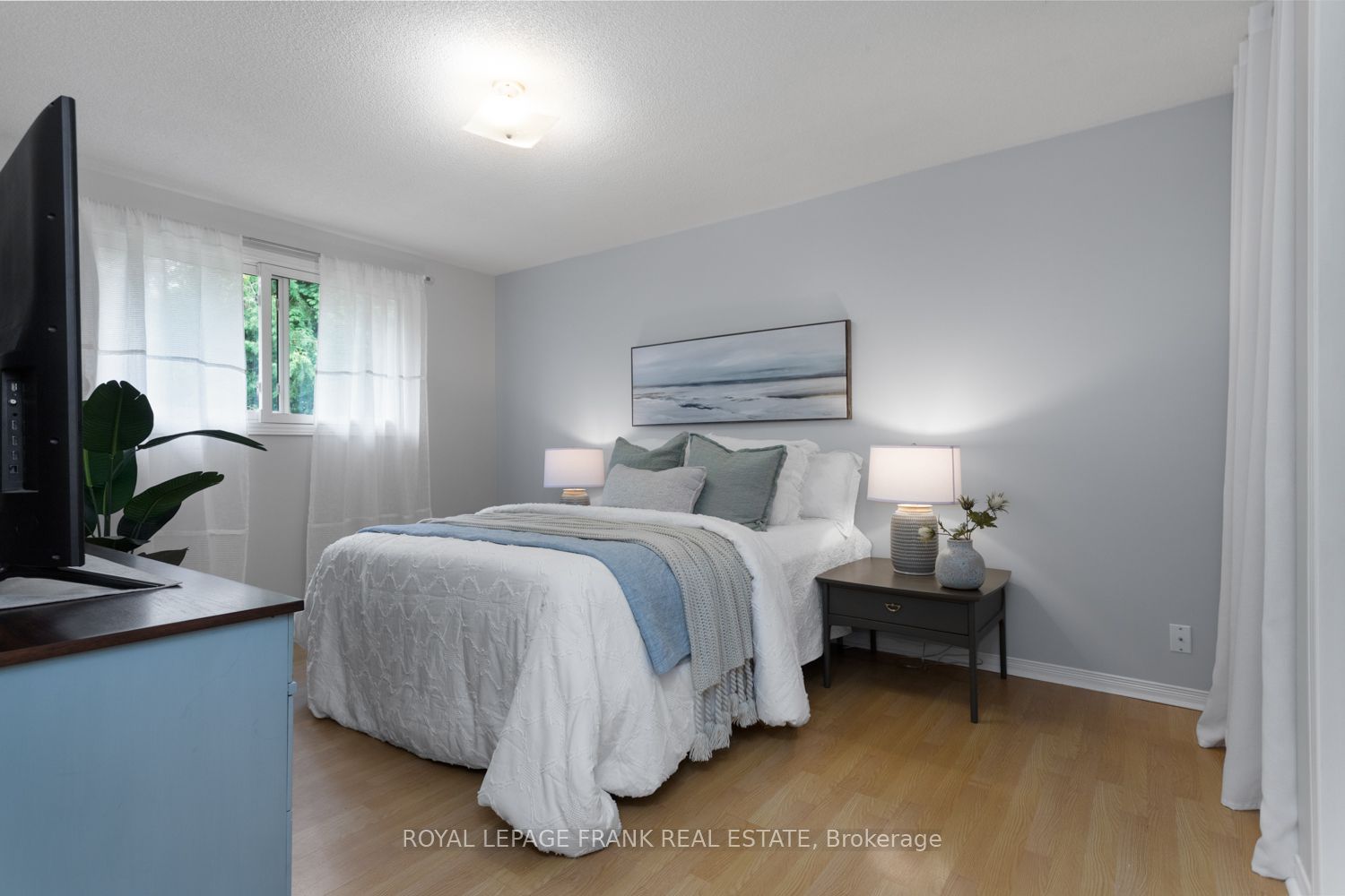 887 Lavis Court
