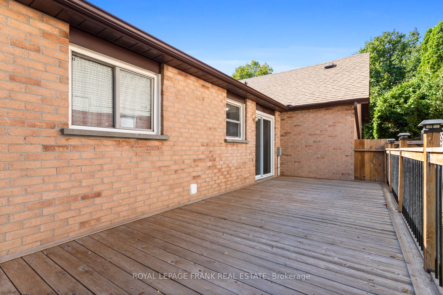 887 Lavis Court
