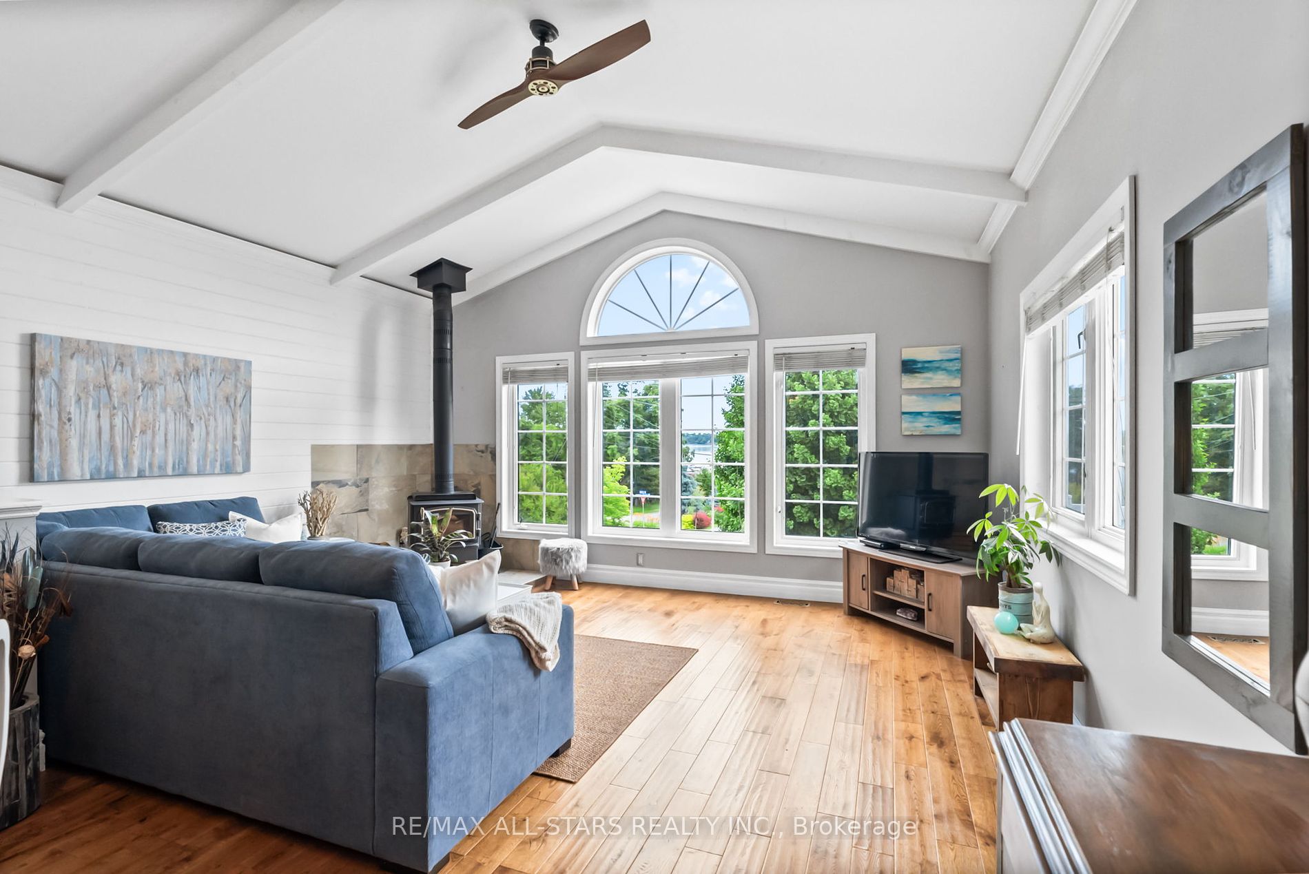2 Honeys Beach Road