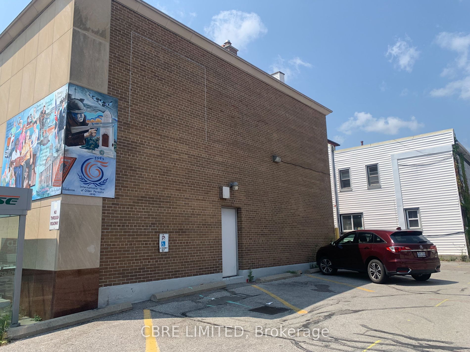 101 Brock St N