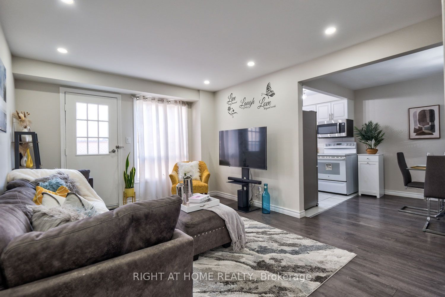 960 Glen St, #68