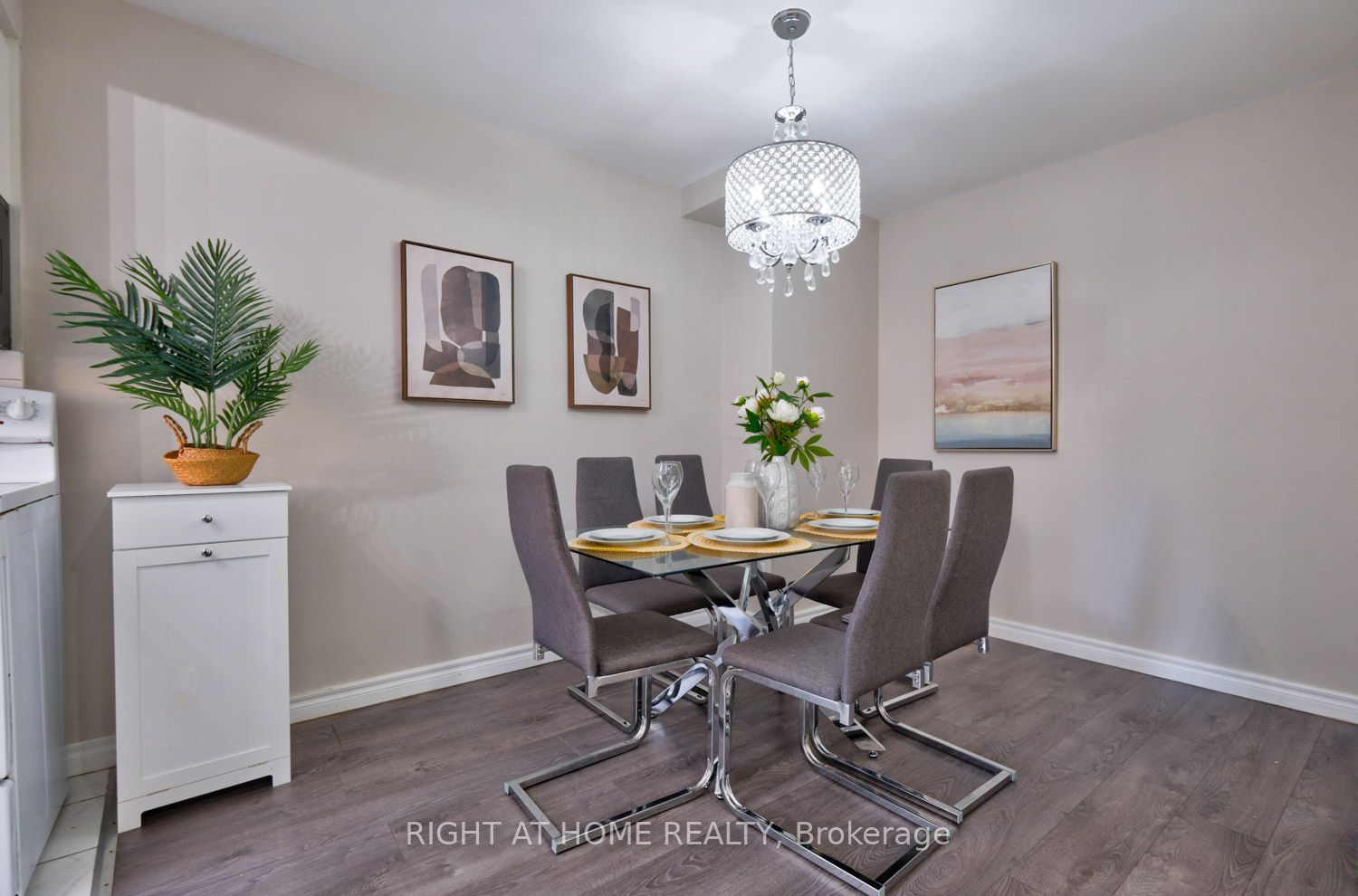 960 Glen St, #68