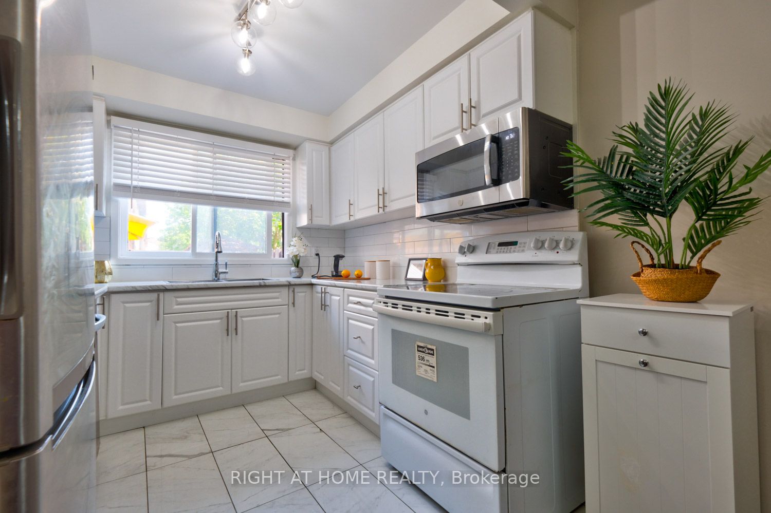 960 Glen St, #68