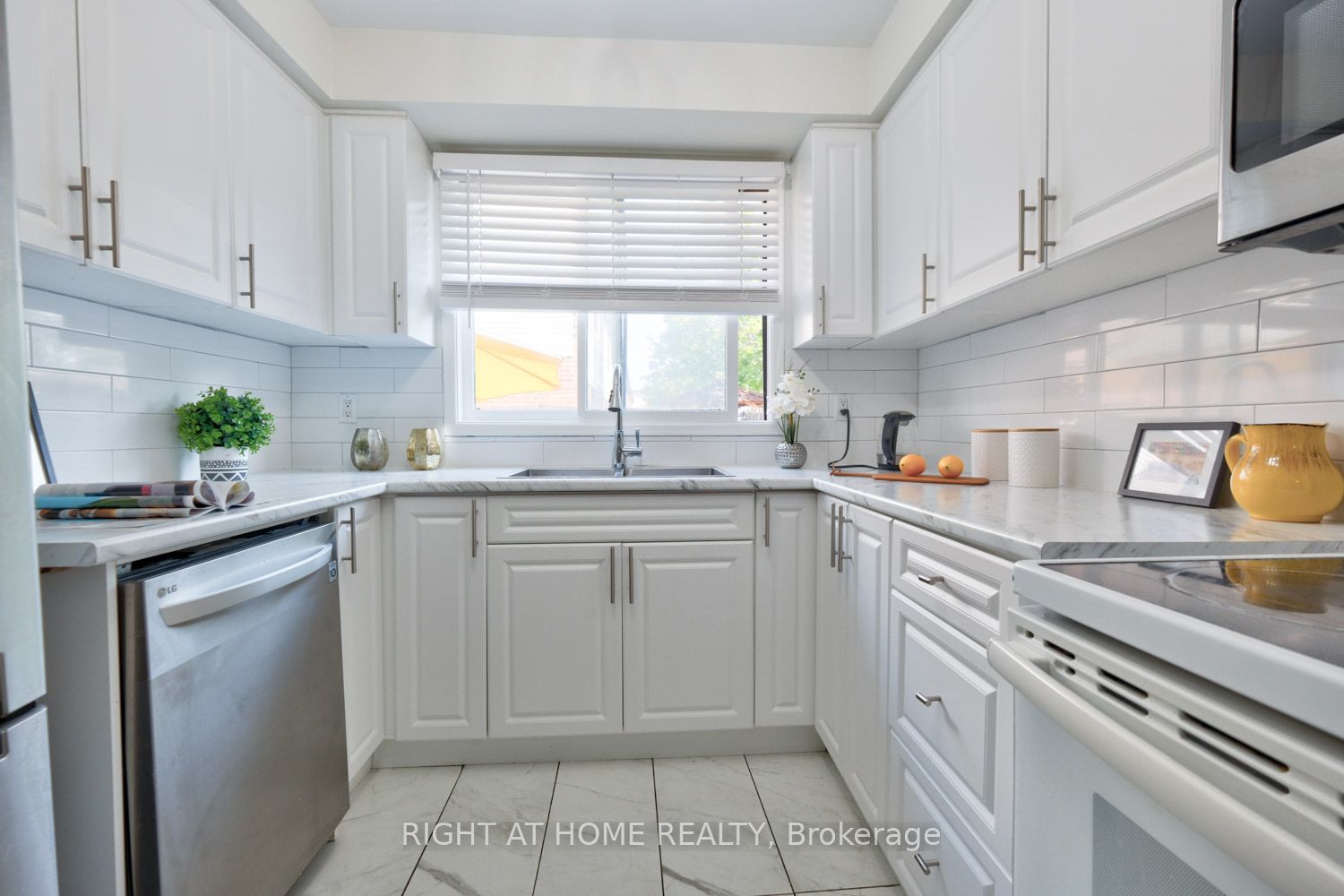 960 Glen St, #68