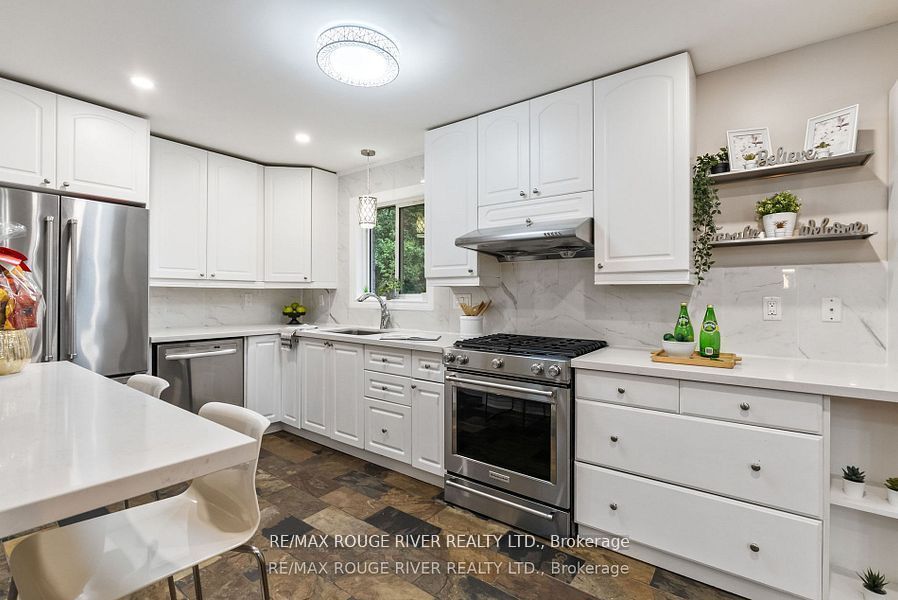 113 Meadowview Blvd