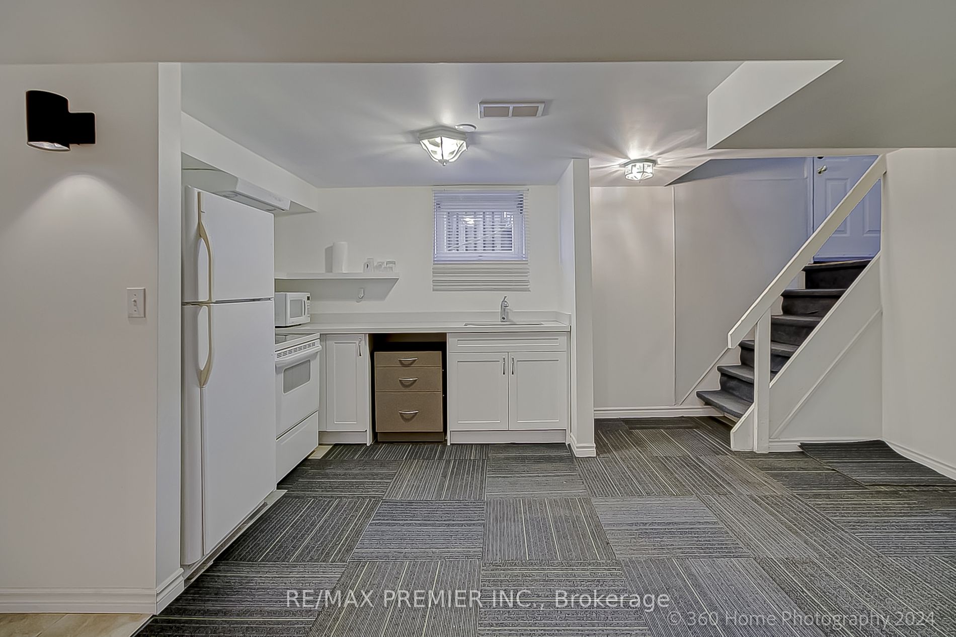 151 Clements Rd E