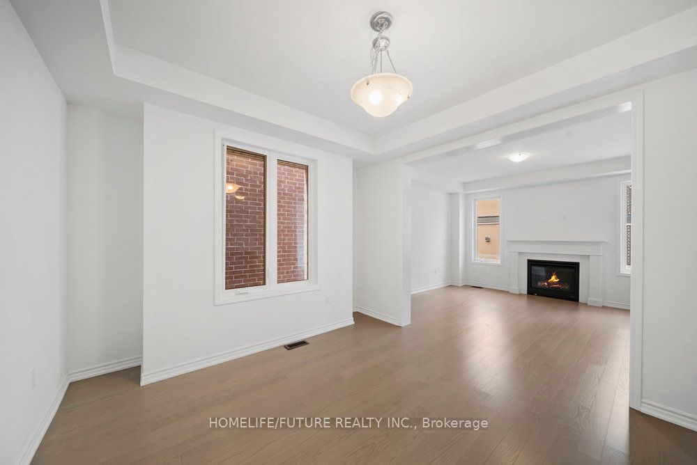 1408 Mockingbird Square