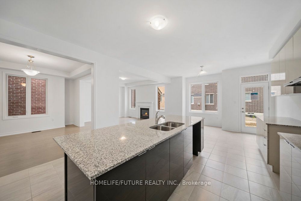 1408 Mockingbird Square