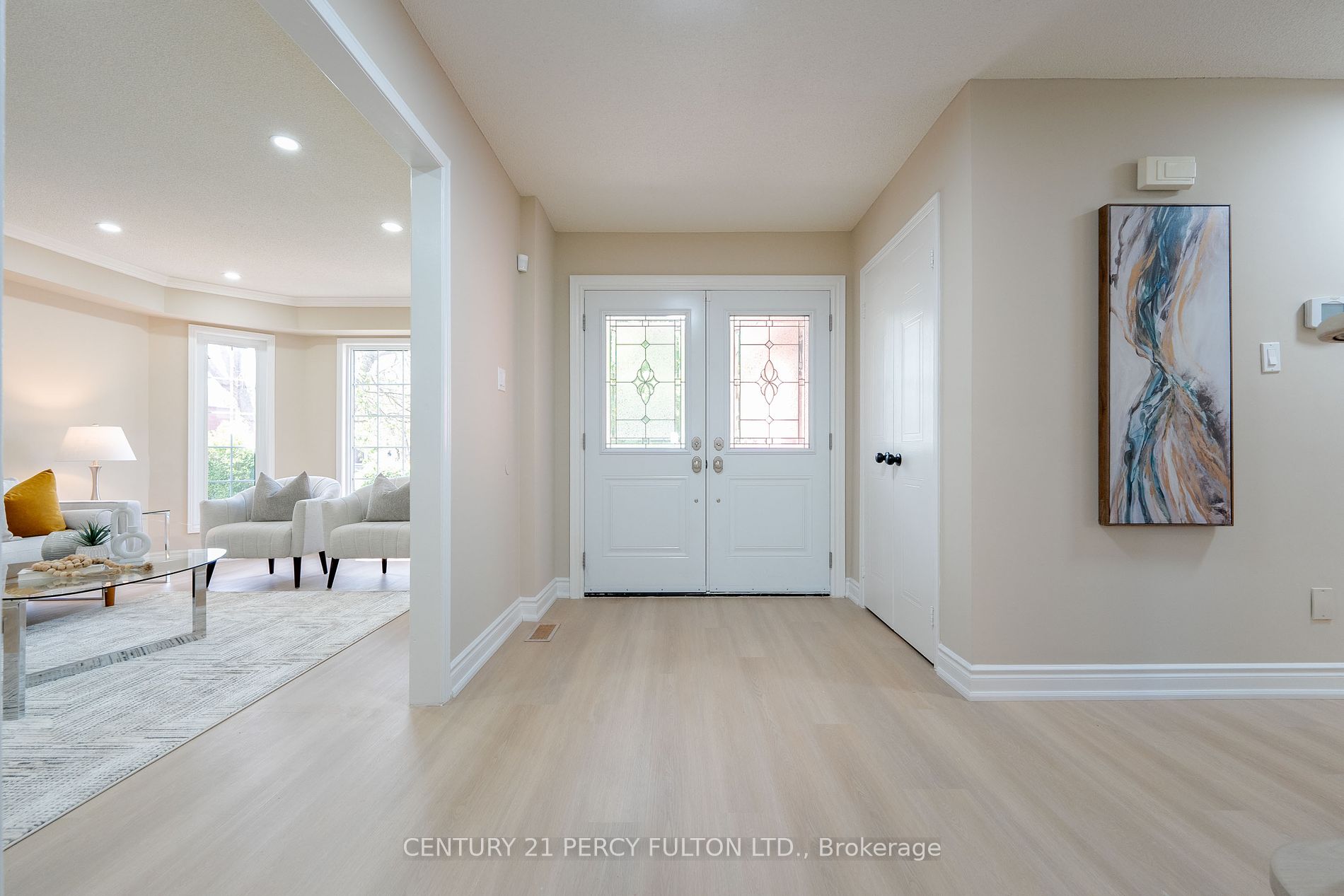 60 Cluett Dr