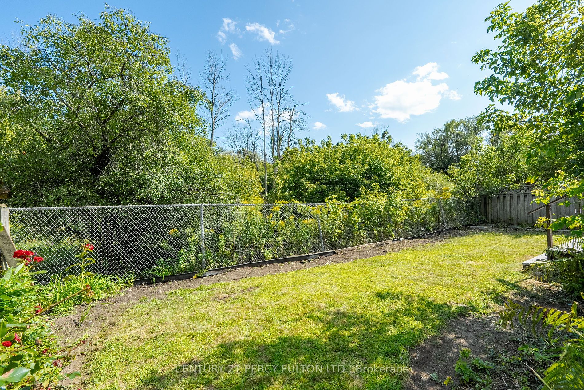 60 Cluett Dr