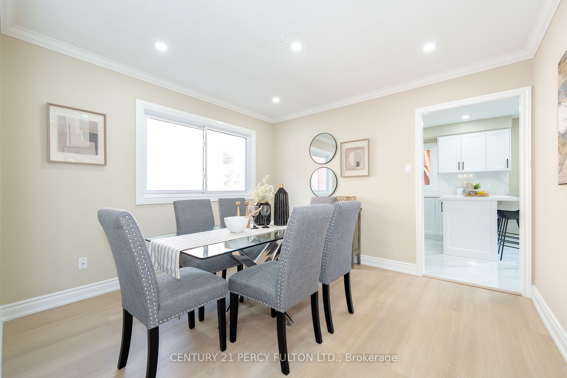 60 Cluett Dr