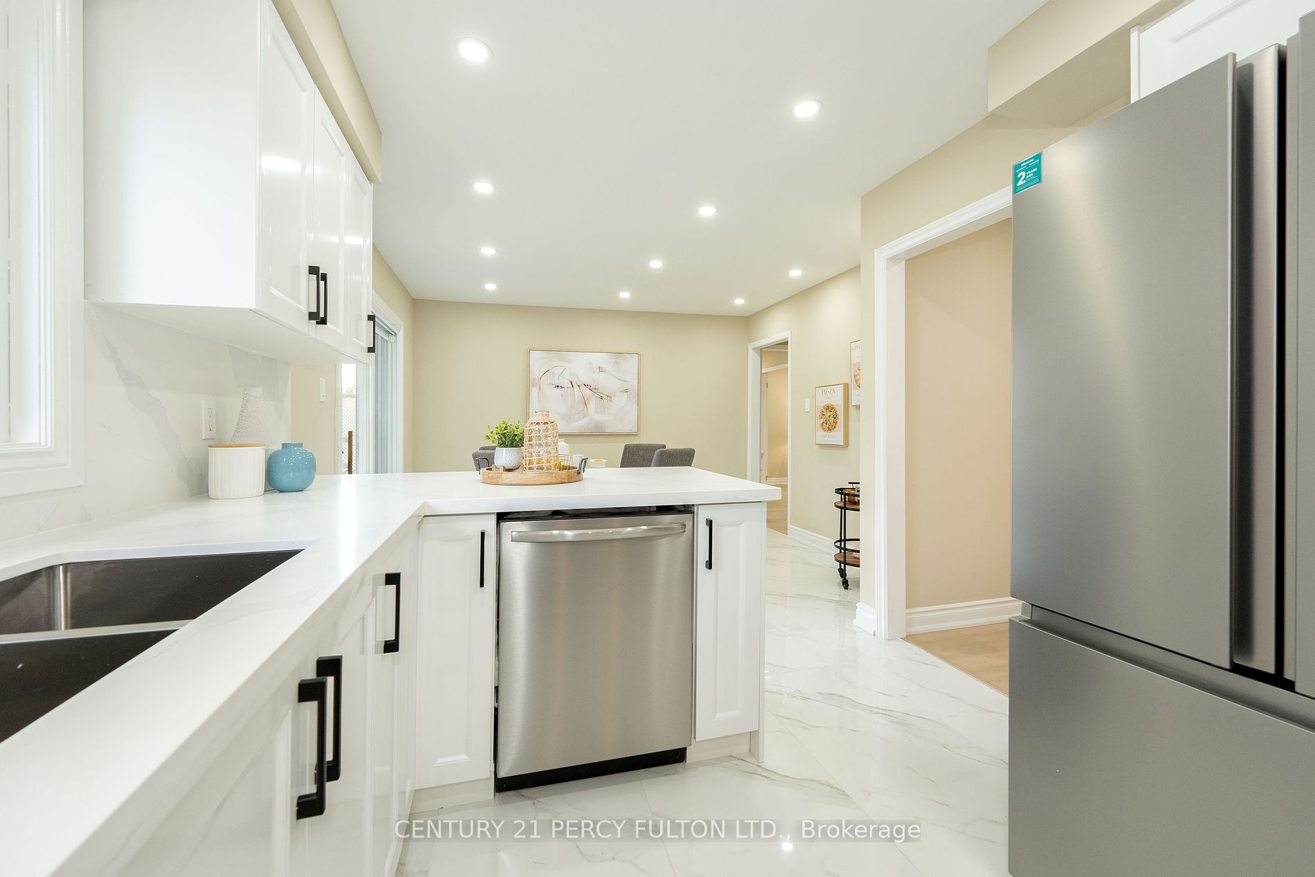60 Cluett Dr