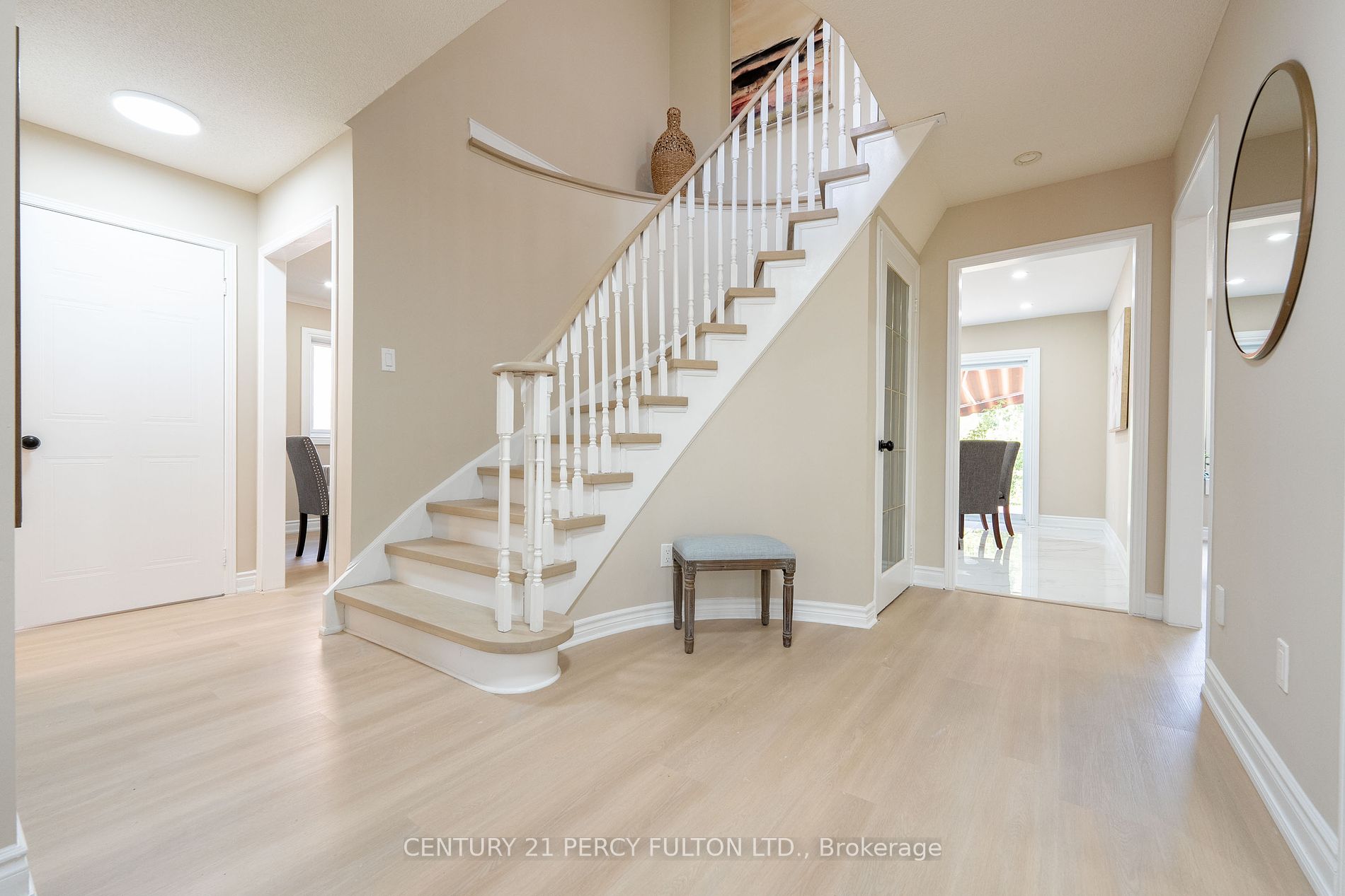 60 Cluett Dr