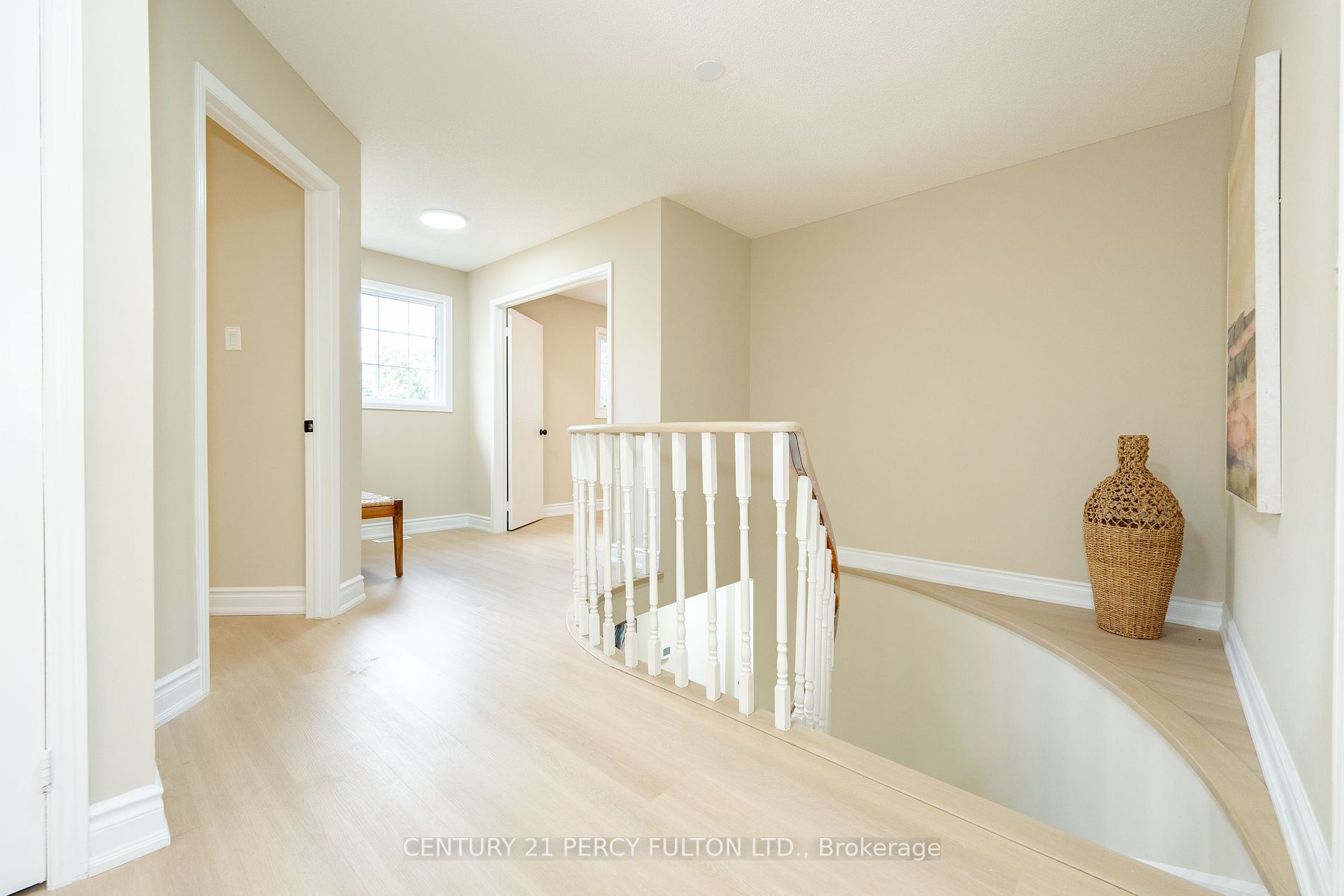 60 Cluett Dr