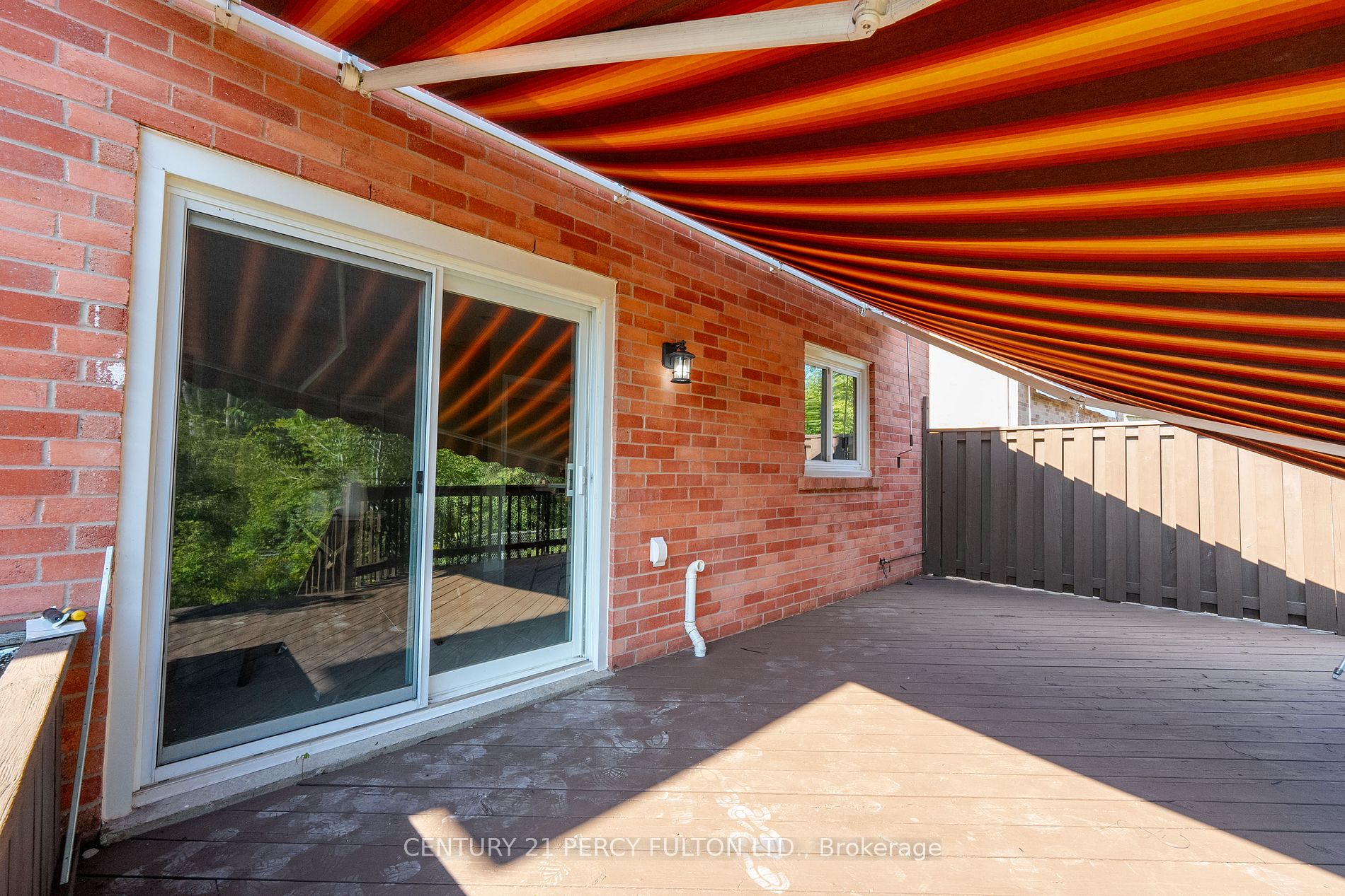 60 Cluett Dr
