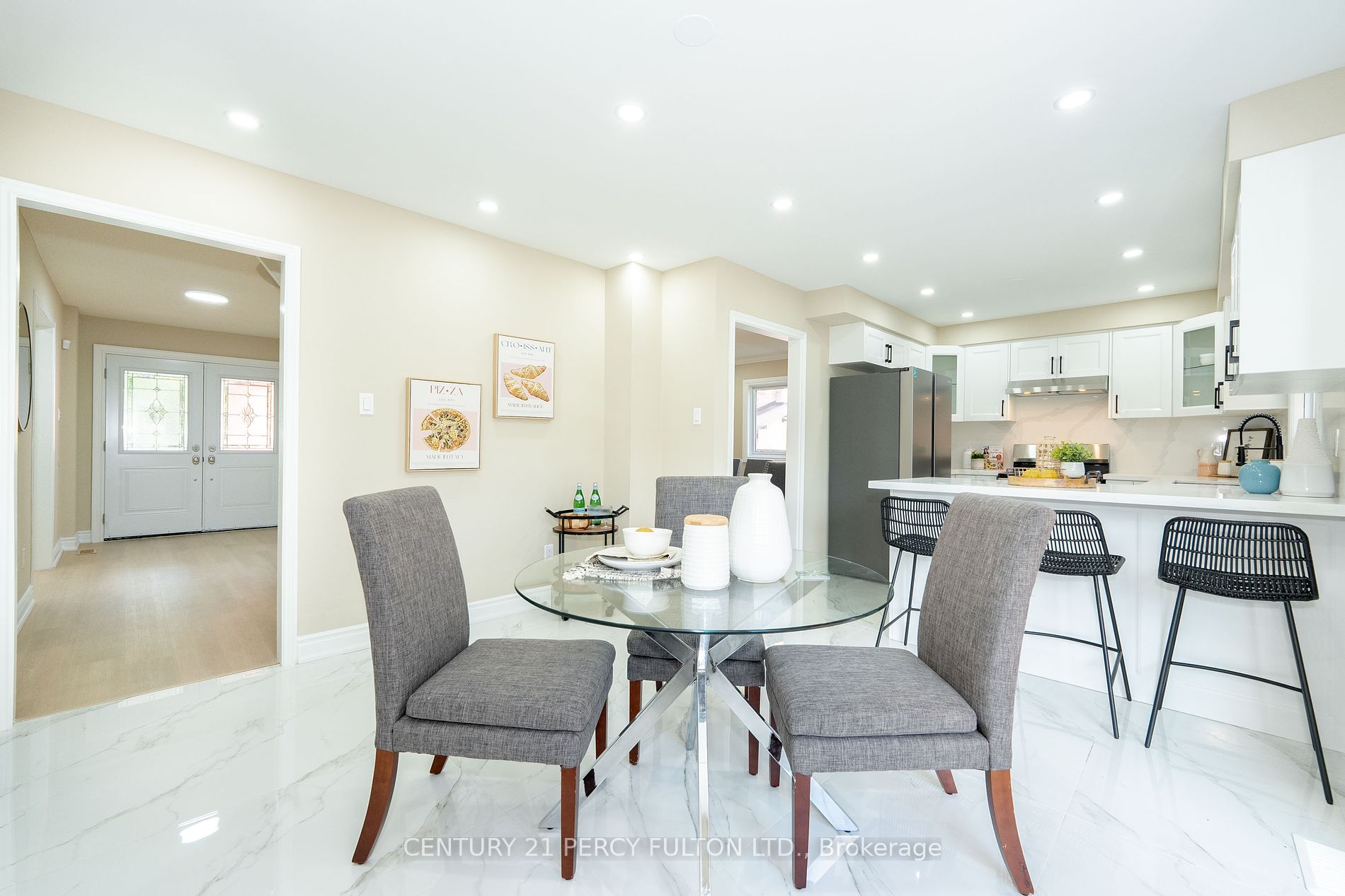 60 Cluett Dr