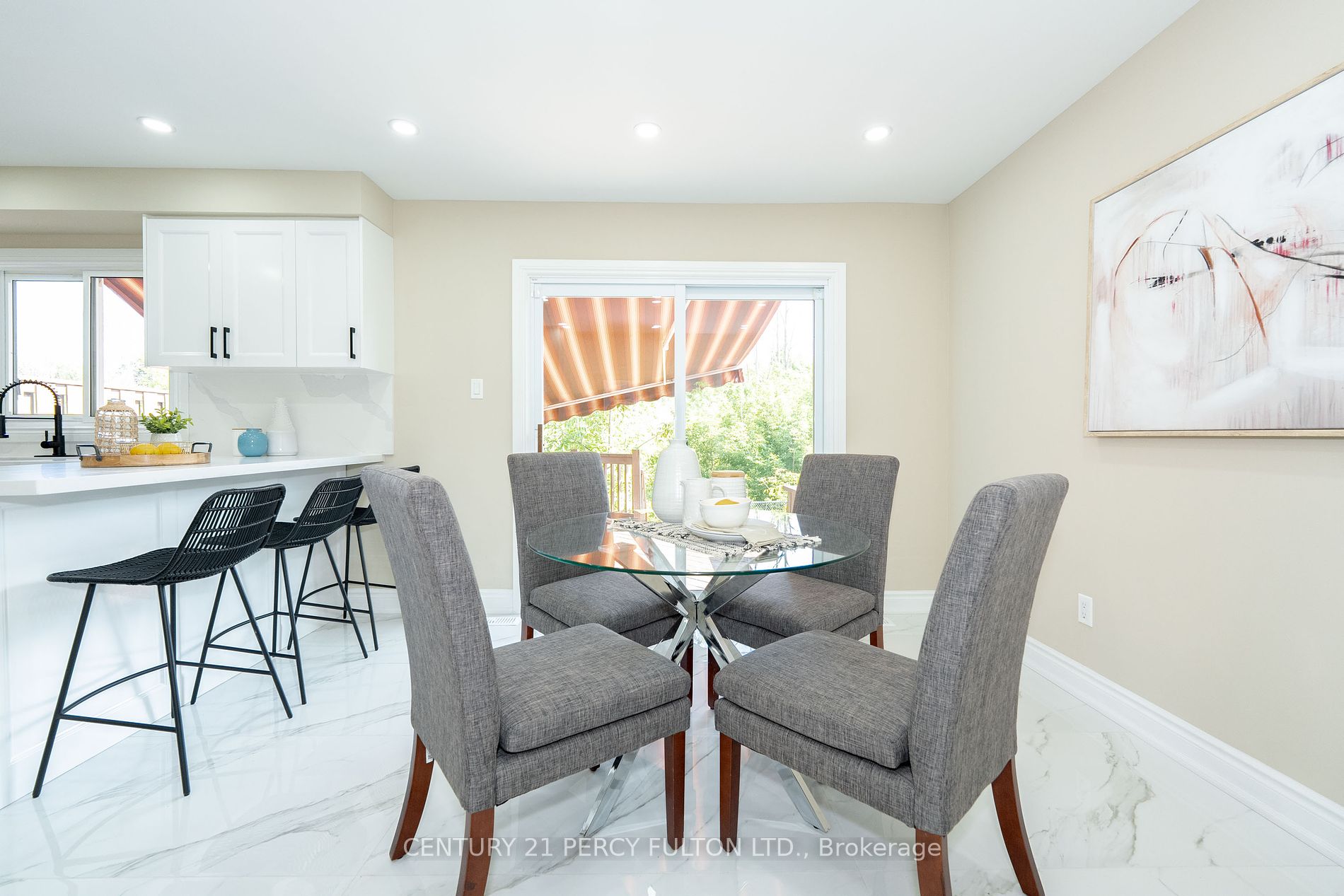 60 Cluett Dr