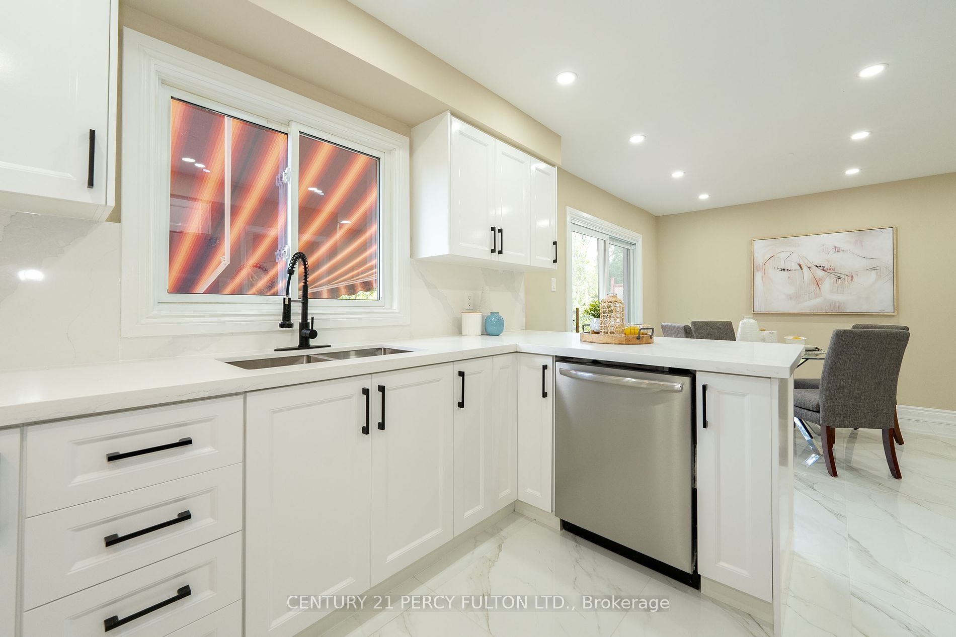 60 Cluett Dr
