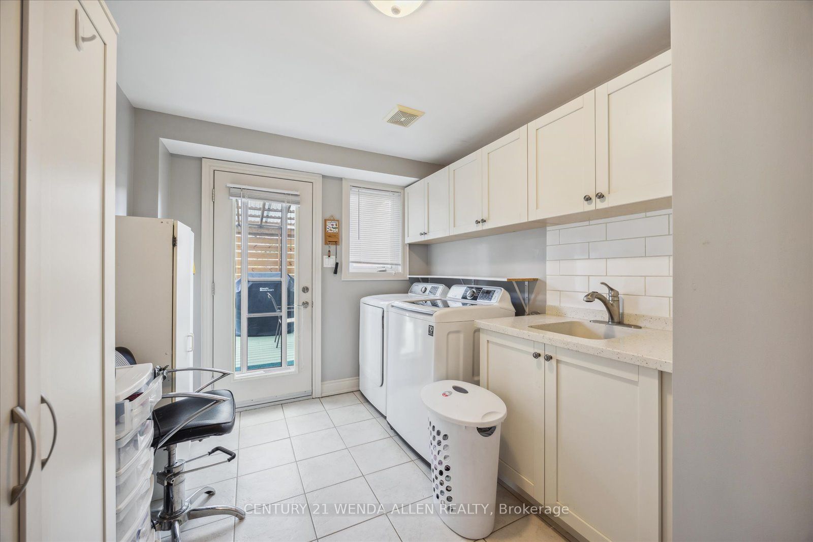 1433 Gord Vinson Ave