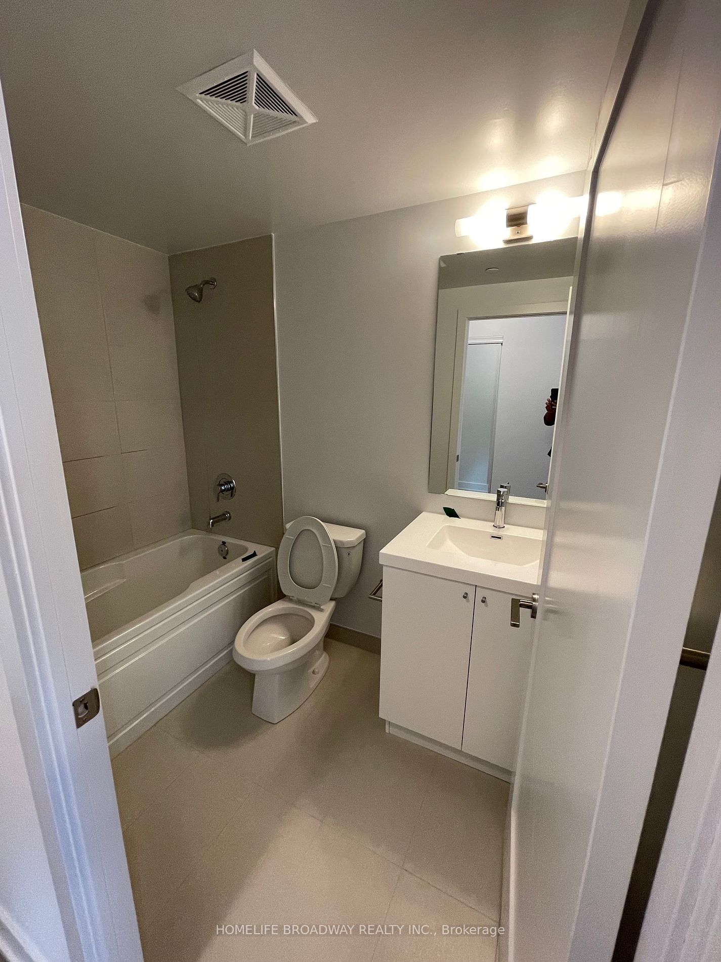 2550 Simcoe St, #2415