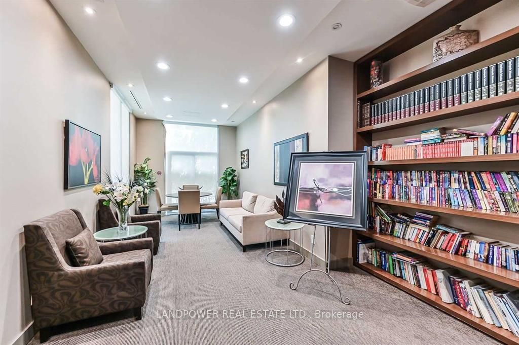88 Grangeway Ave, #510