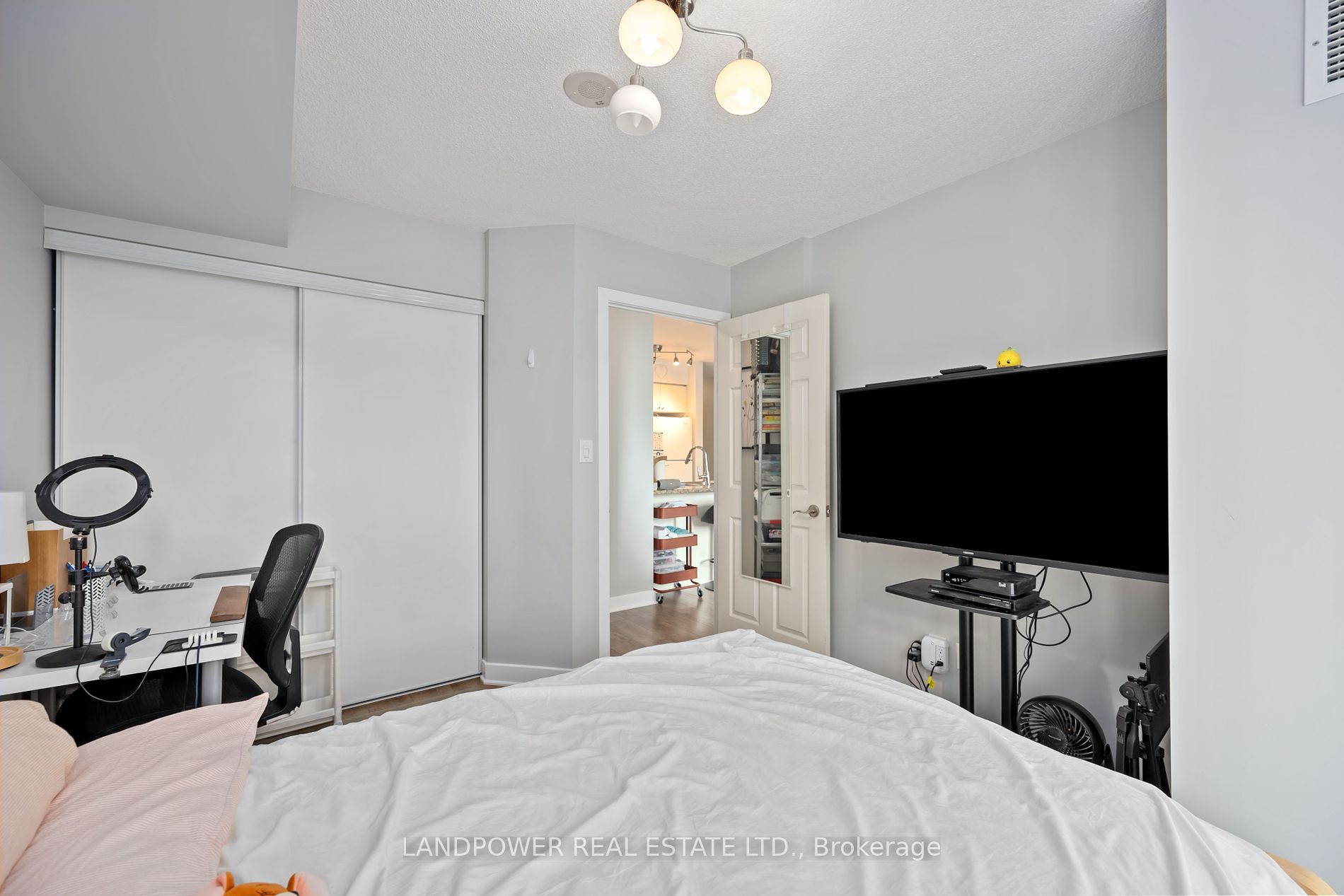 88 Grangeway Ave, #510
