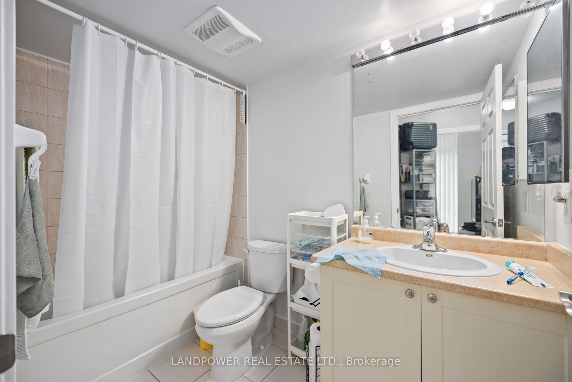 88 Grangeway Ave, #510