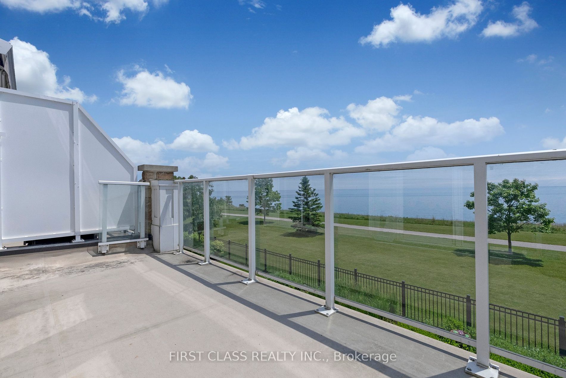 325 Lakebreeze Drive, #2