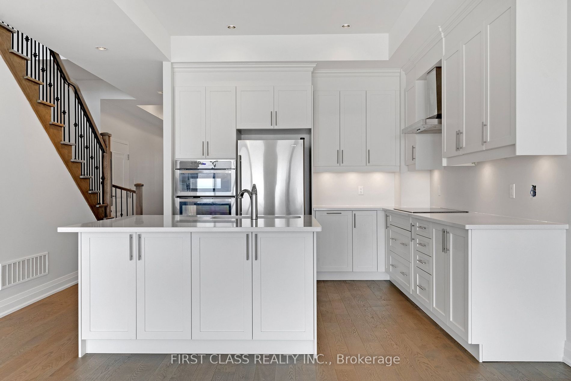 325 Lakebreeze Drive, #2