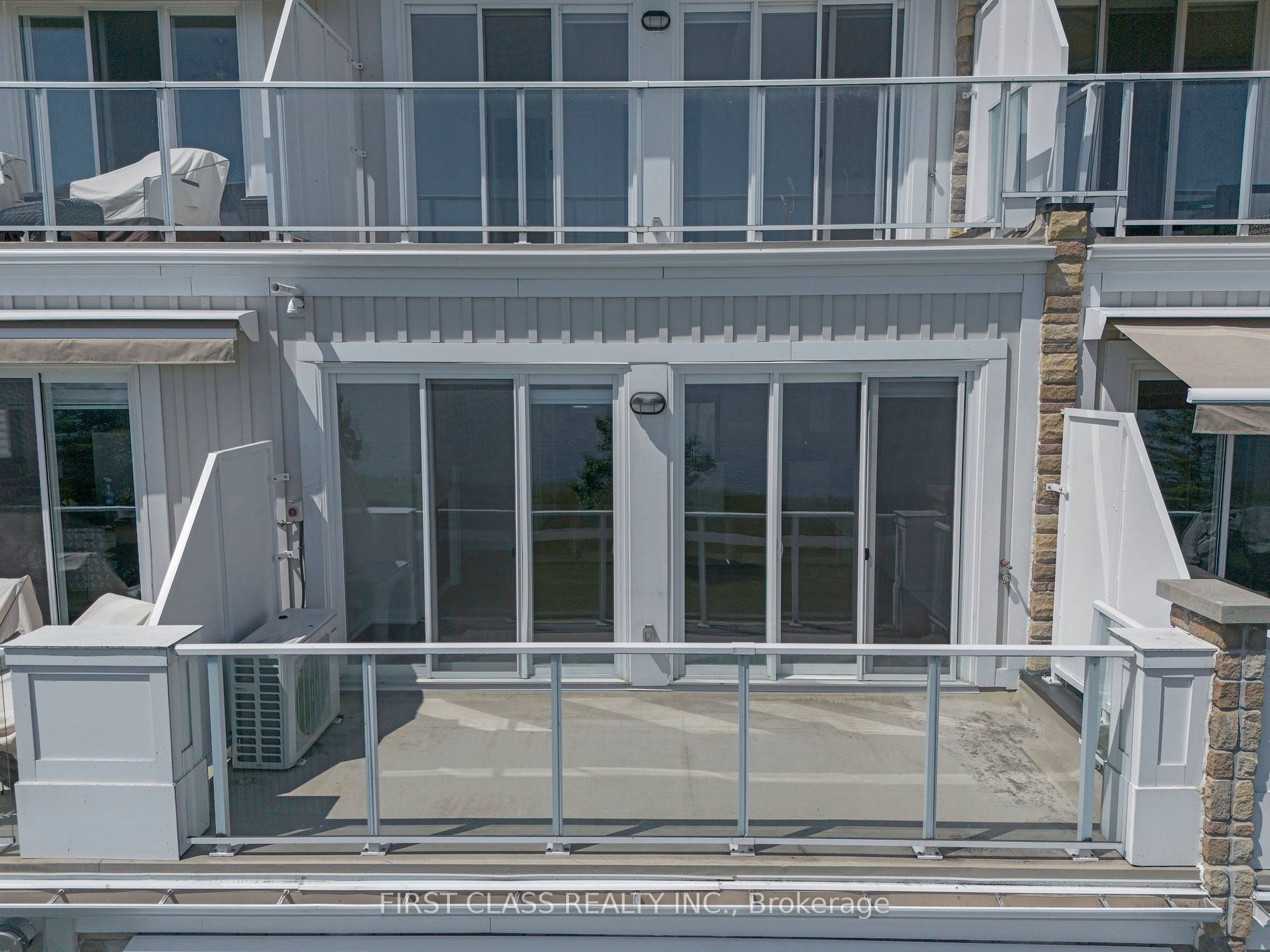 325 Lakebreeze Drive, #2
