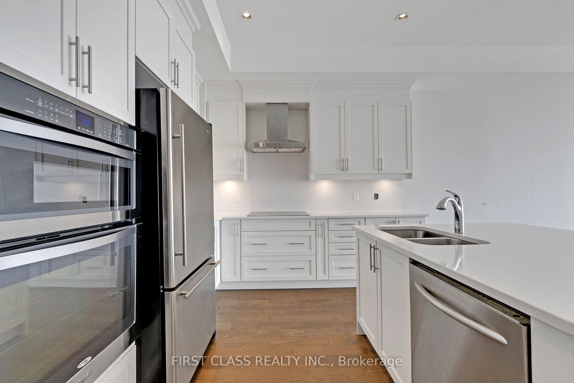 325 Lakebreeze Drive, #2