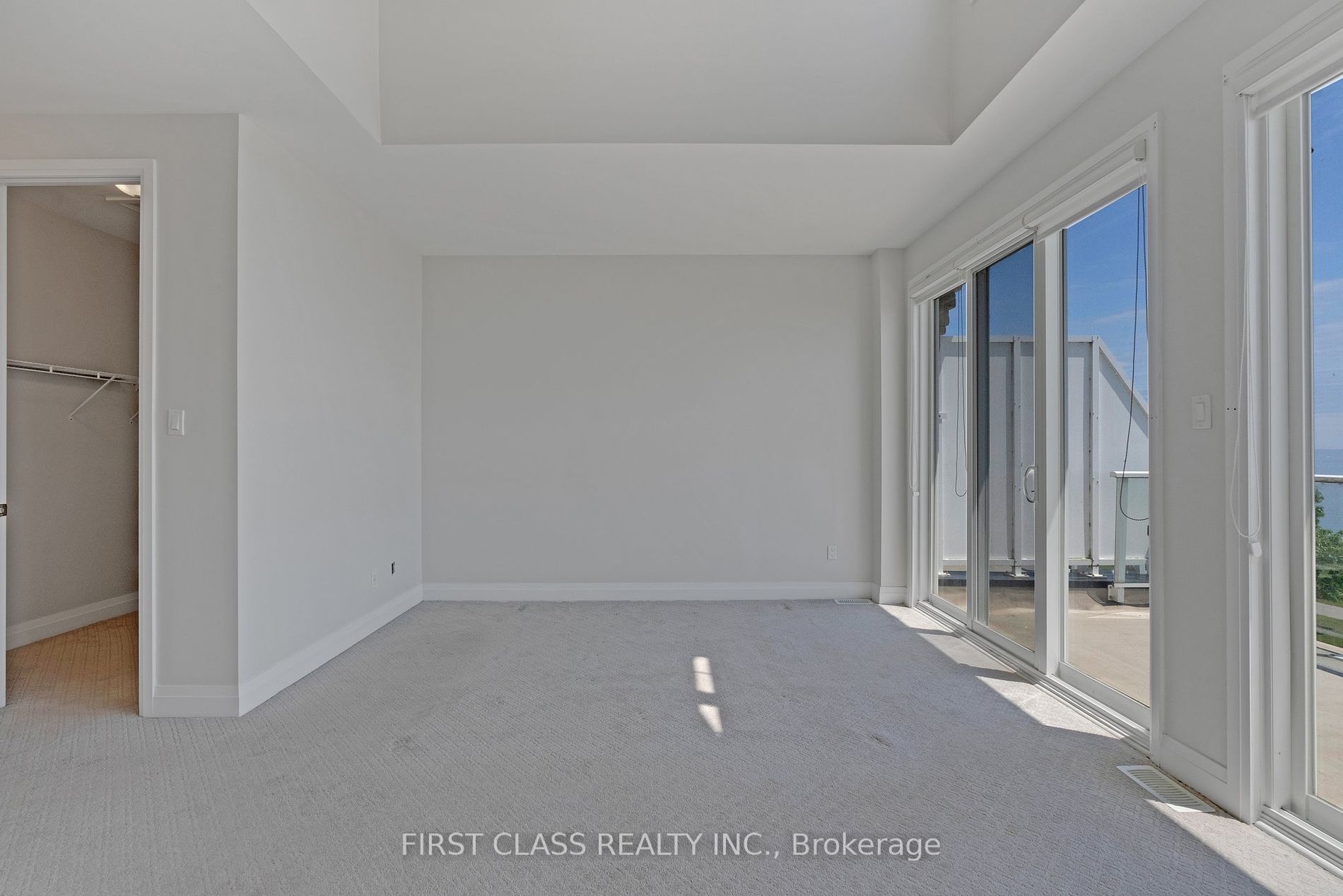 325 Lakebreeze Drive, #2