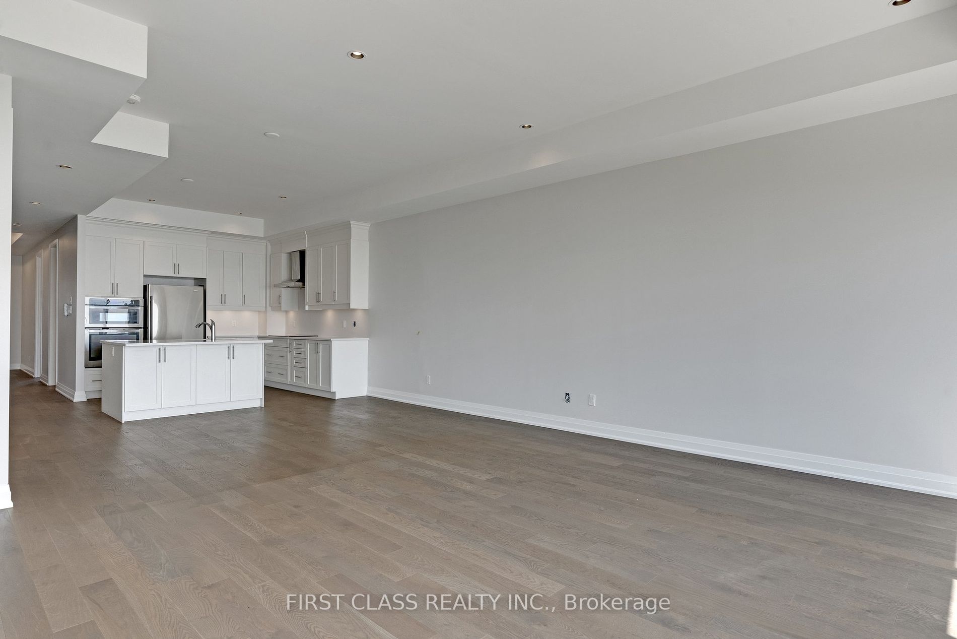 325 Lakebreeze Drive, #2