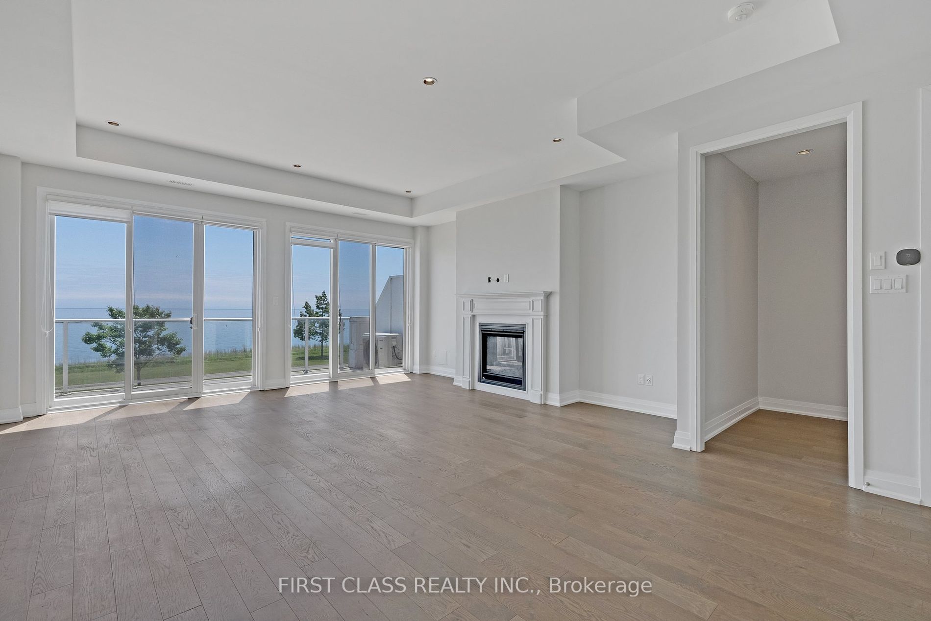 325 Lakebreeze Drive, #2