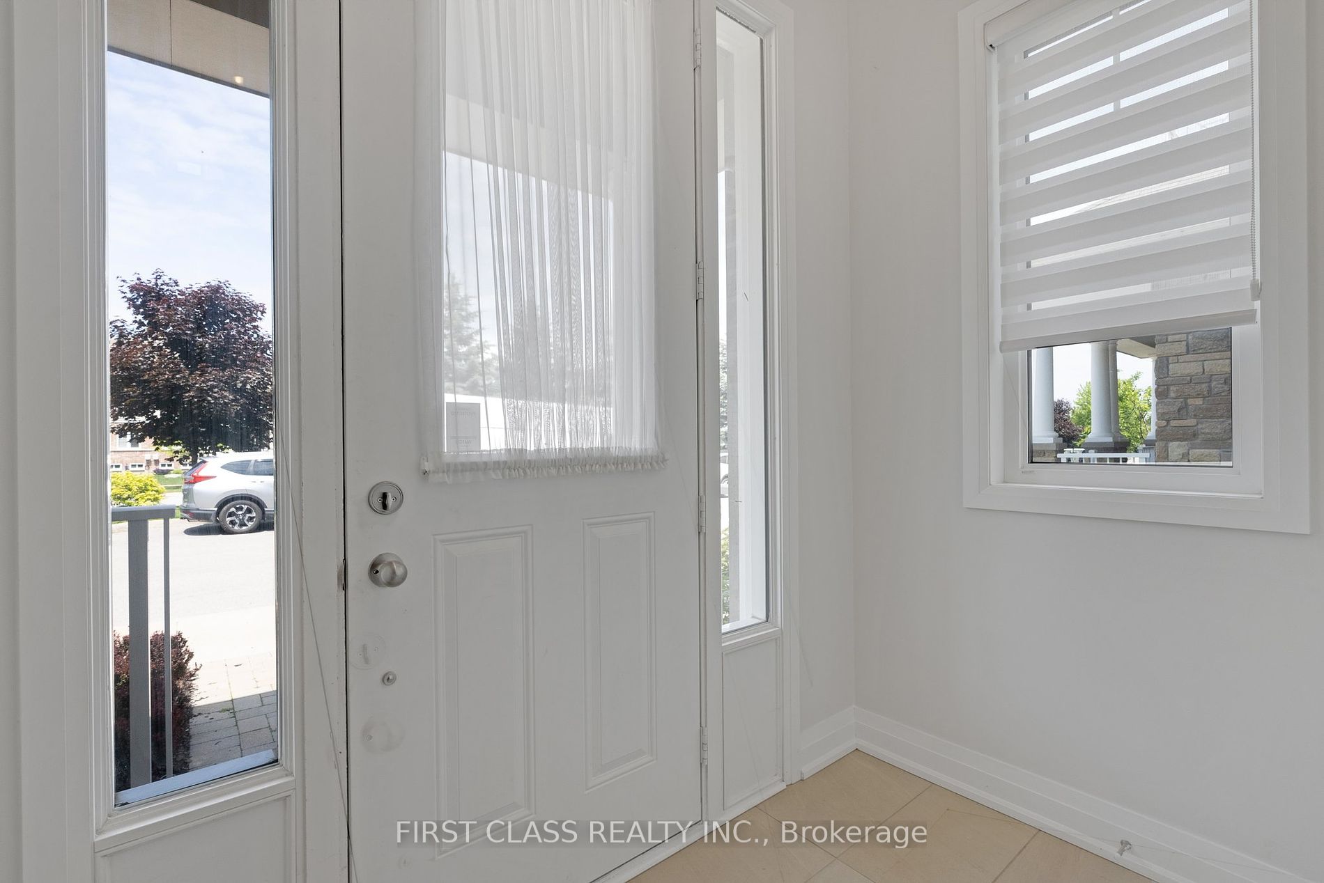 325 Lakebreeze Drive, #2