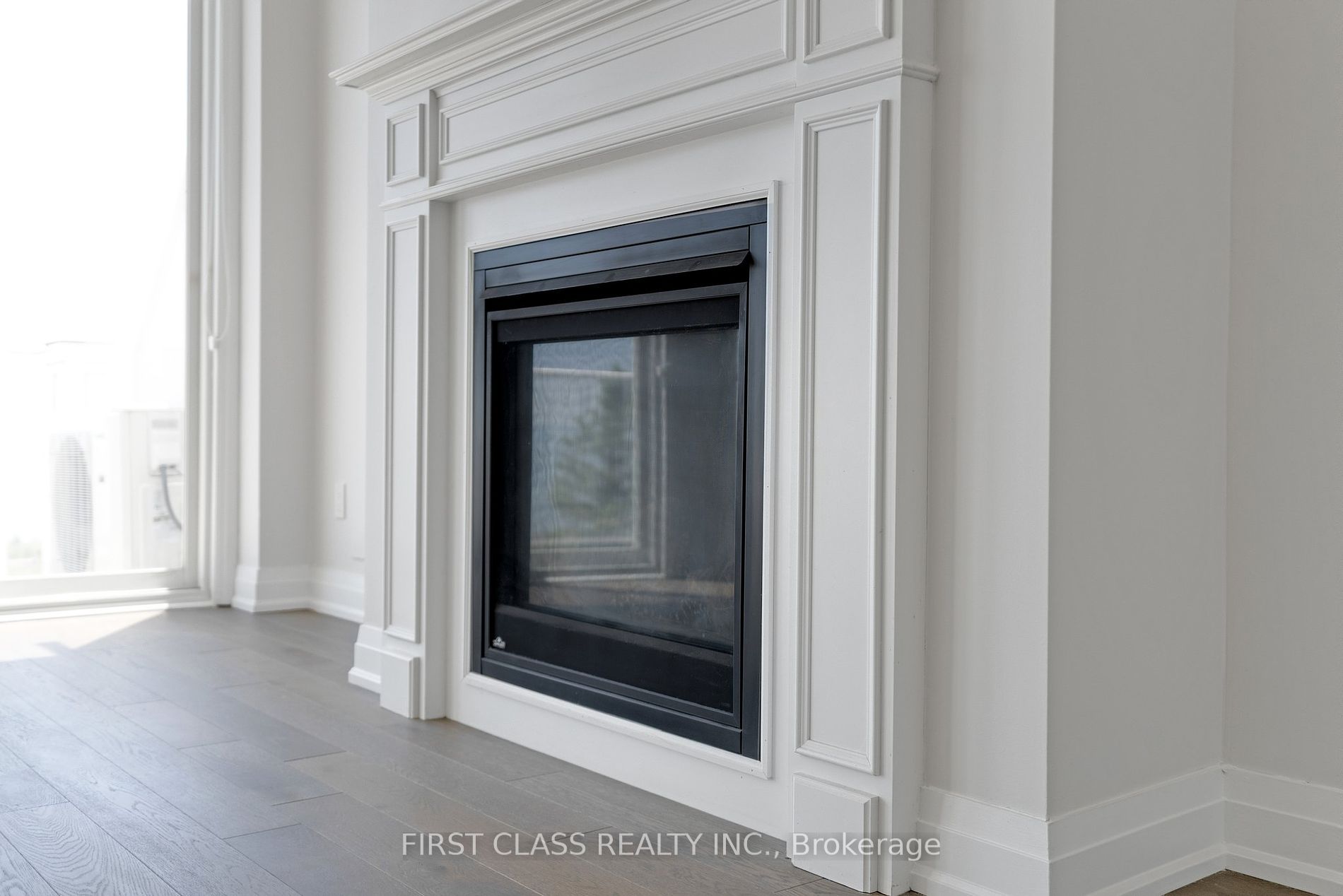325 Lakebreeze Drive, #2