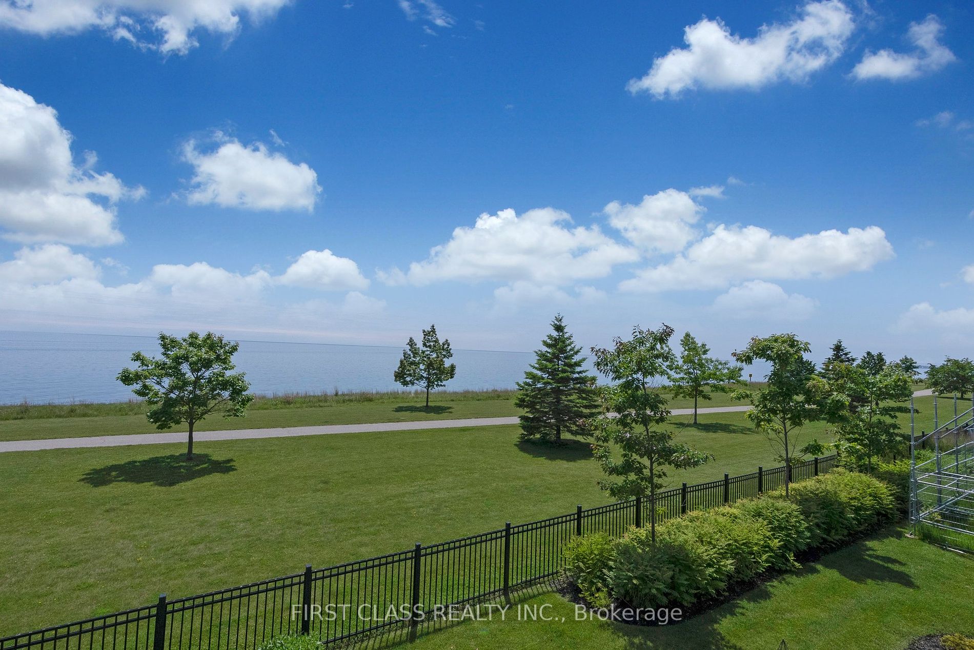 325 Lakebreeze Drive, #2